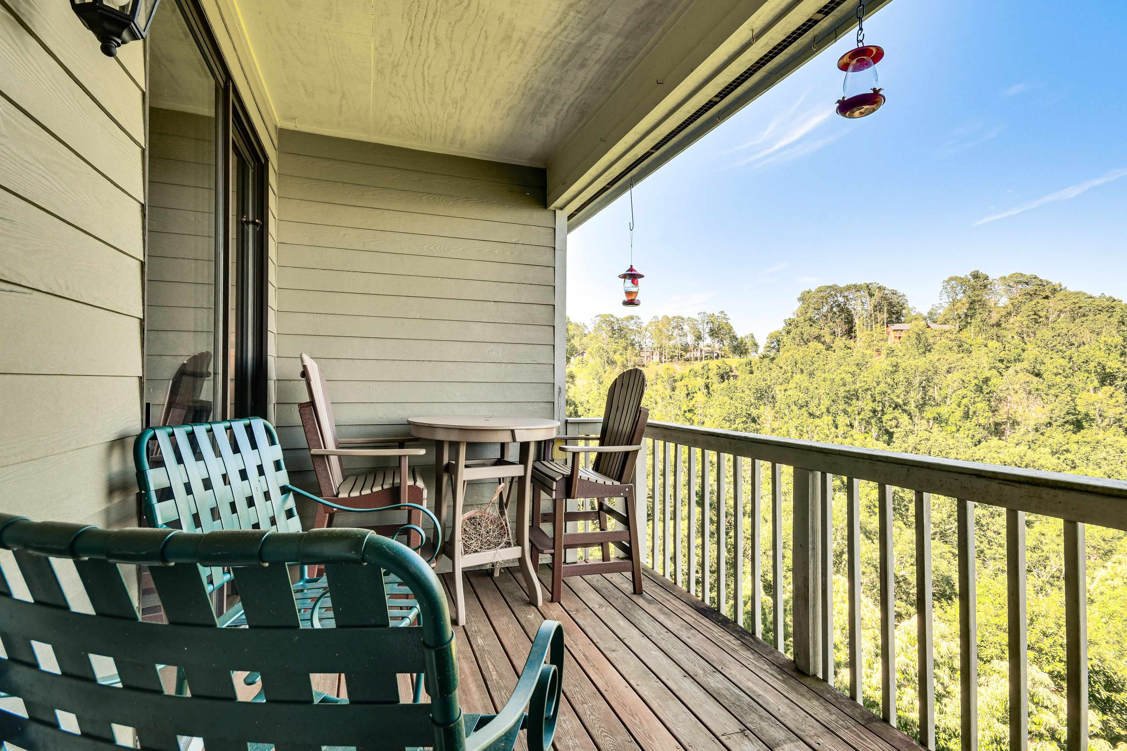 Private Balcony | Outdoor Dining Area