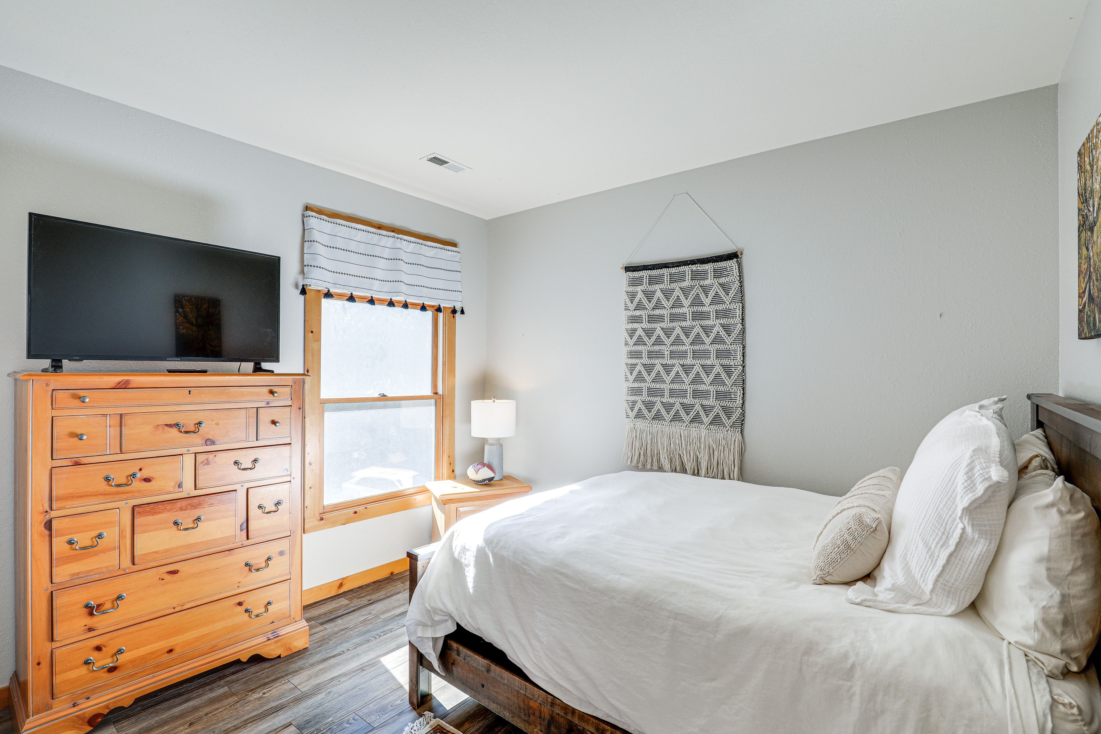 Bedroom 2 | Queen Bed | 2nd Floor