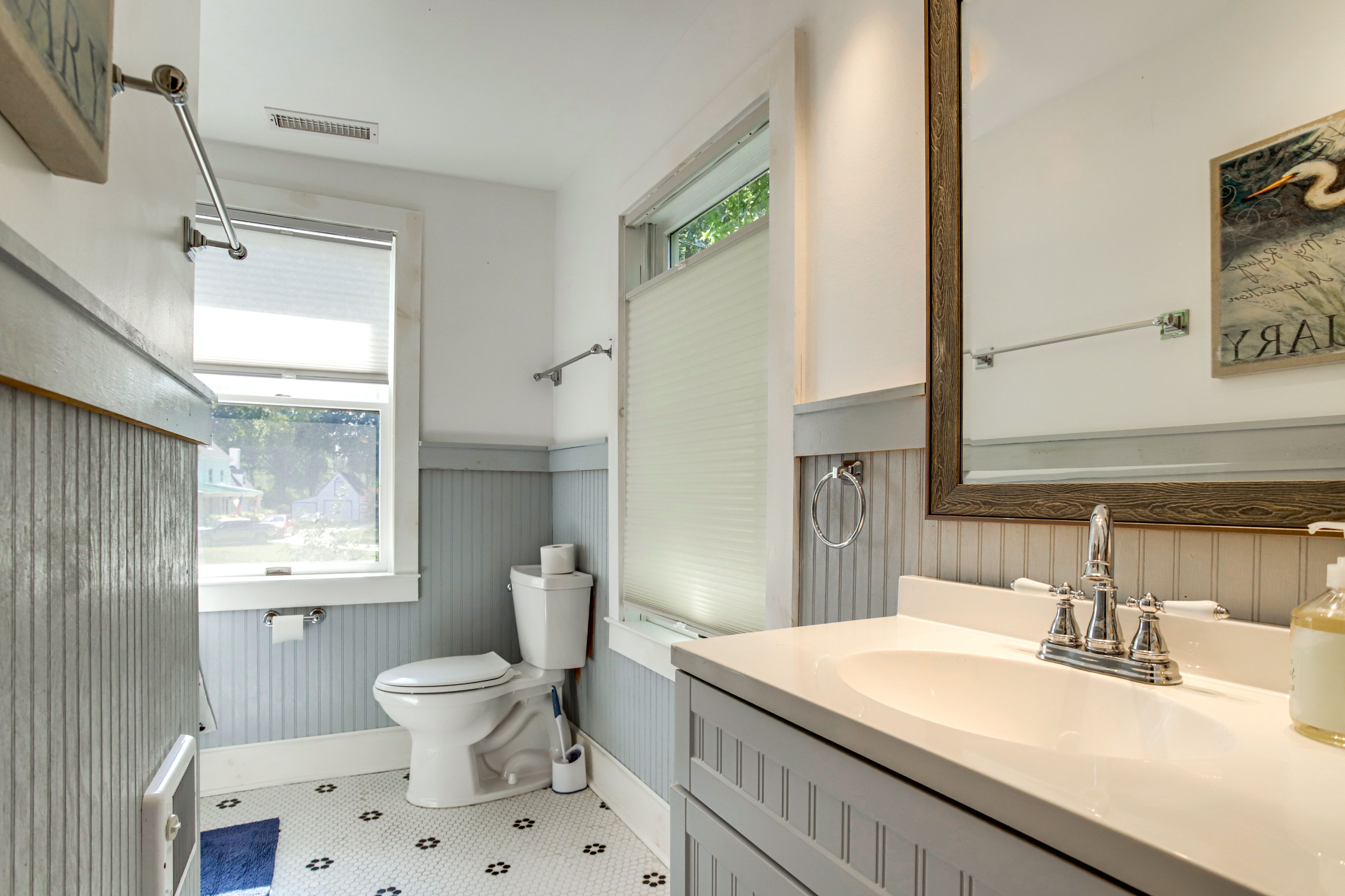 Full Bathroom | 2nd Floor