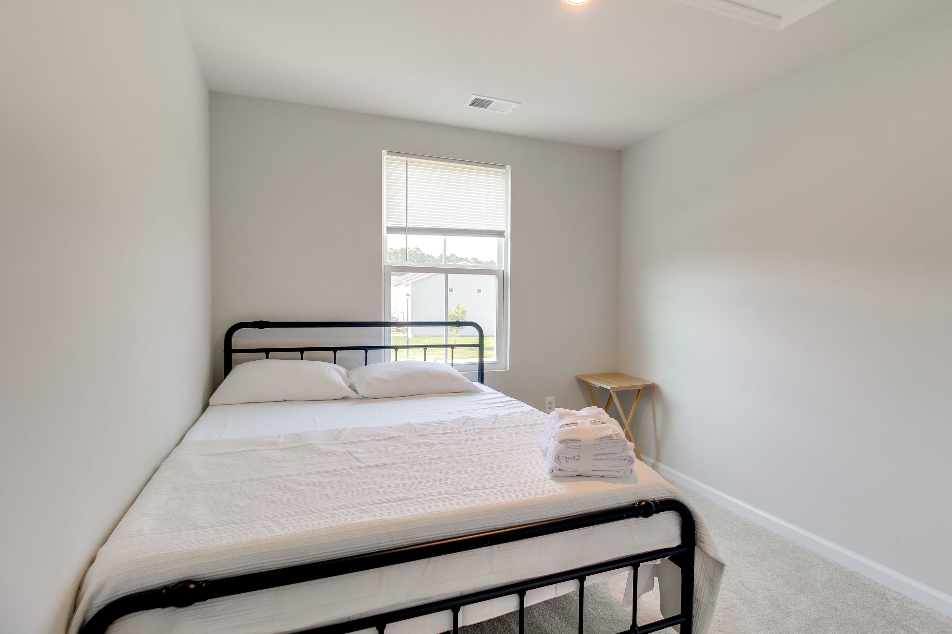 Bedroom 2 | 2nd Floor | Queen Bed