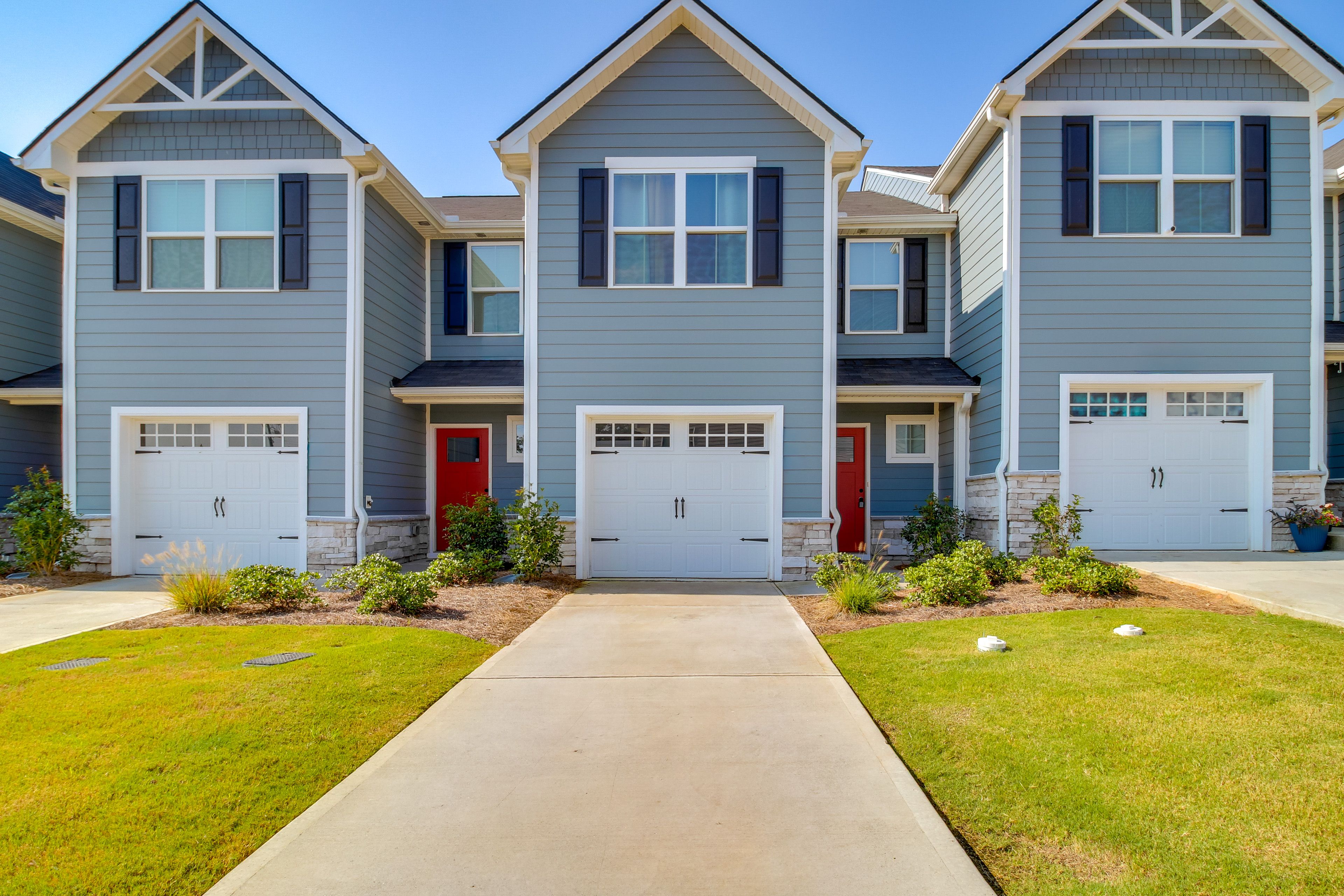 Cartersville Vacation Rental | 2BR | 2.5BA | 900 Sq Ft | Stairs Required