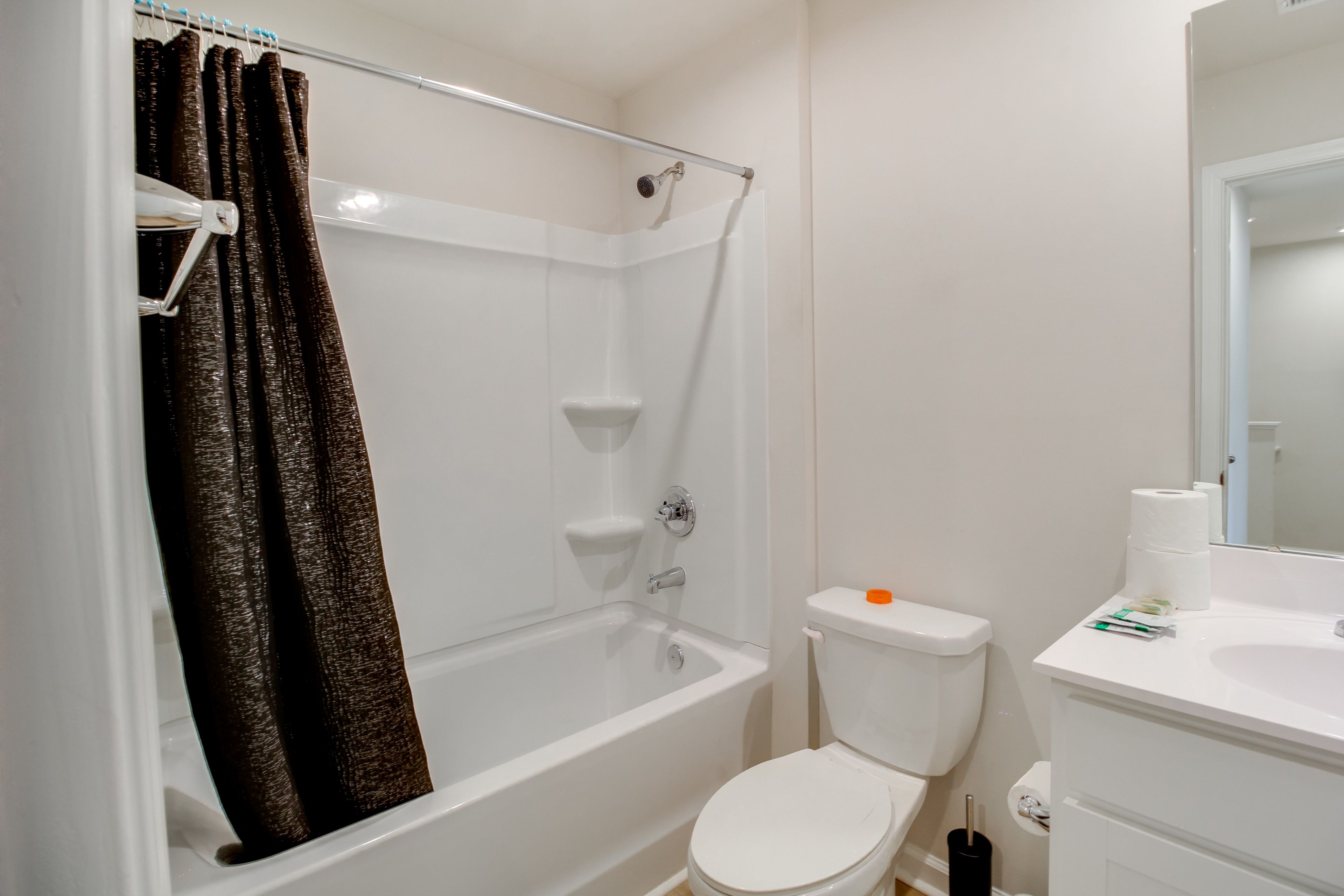 Full Bathroom | 2nd Floor