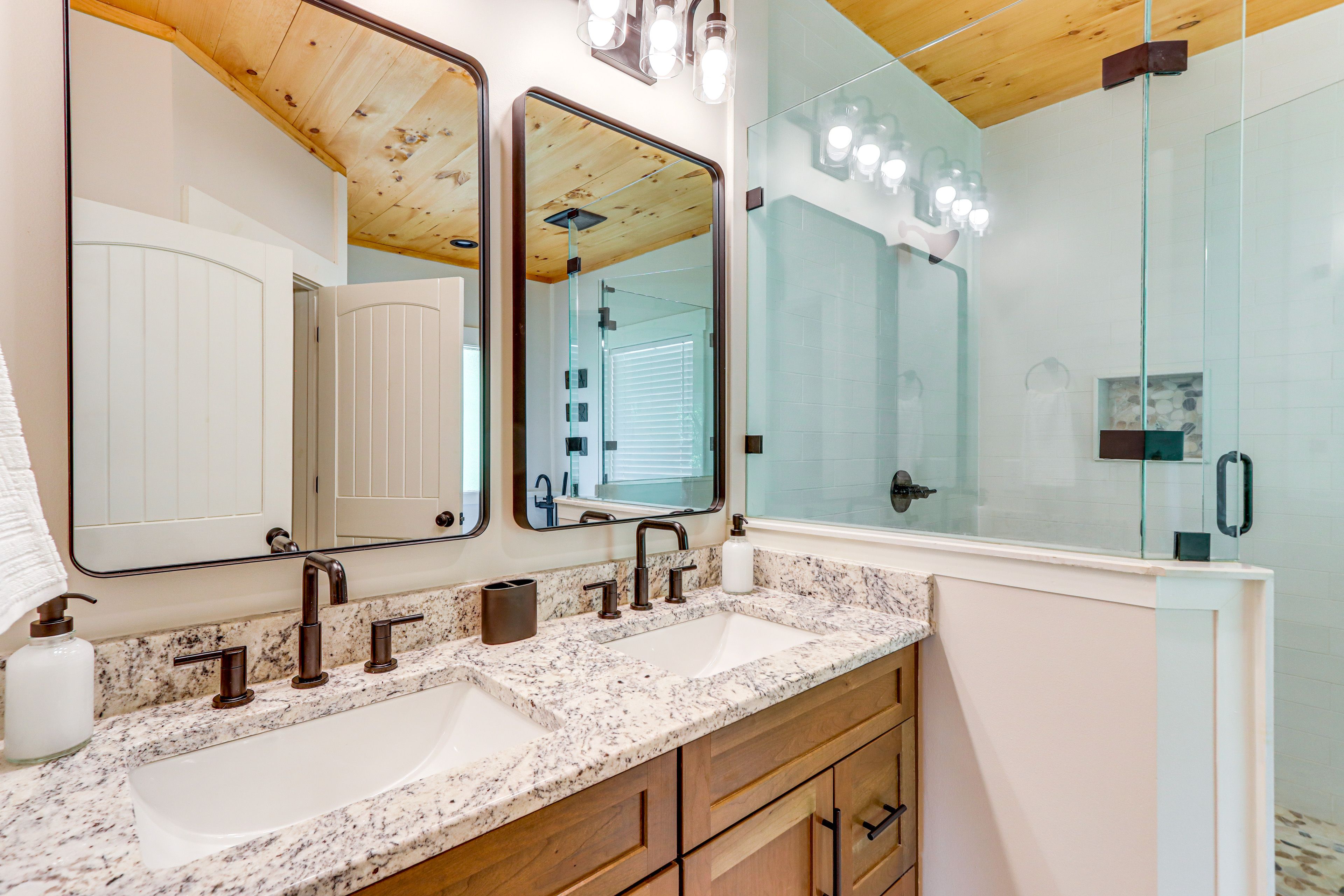 En-Suite Bathroom | Towels Provided