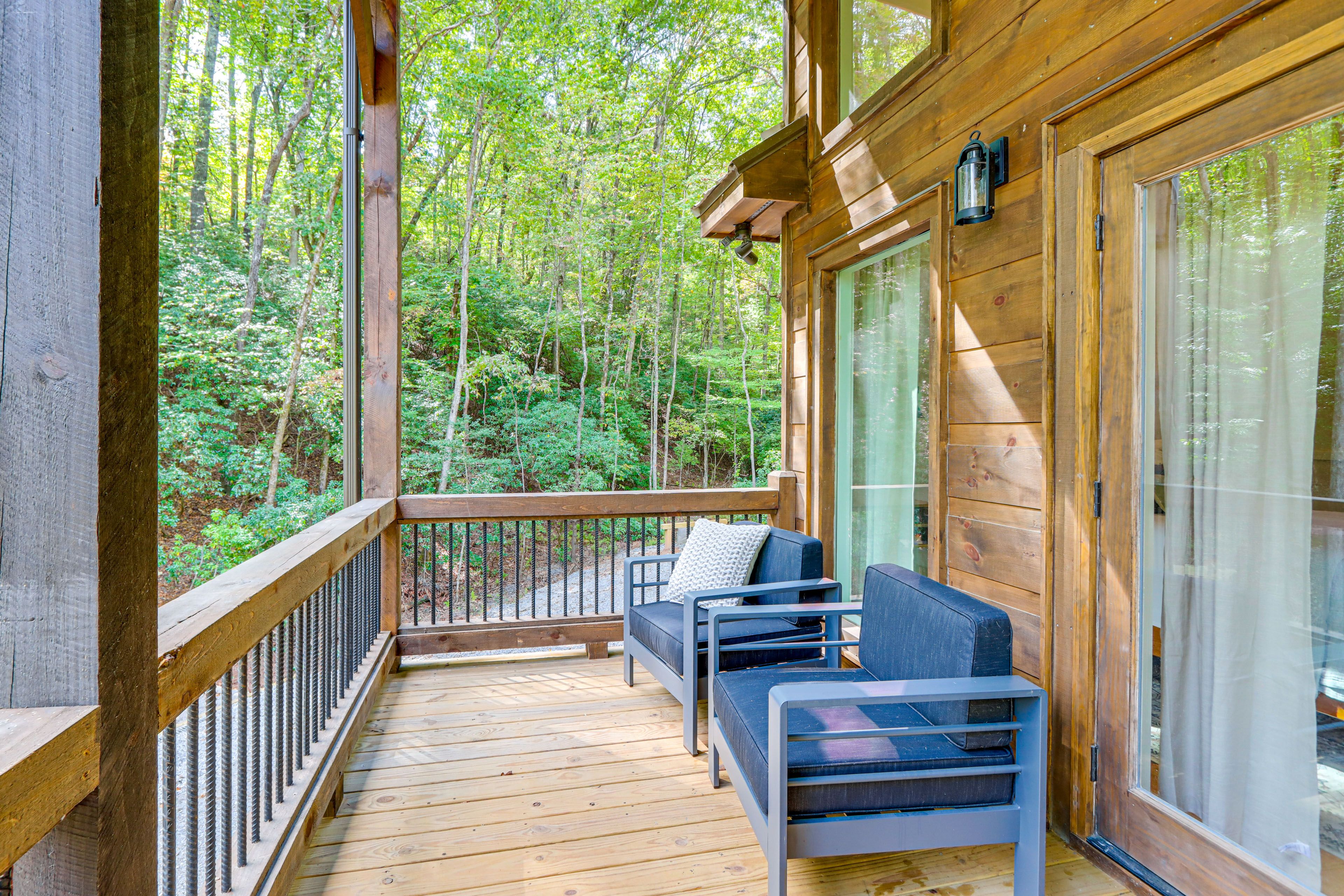 Deck | Dining Area