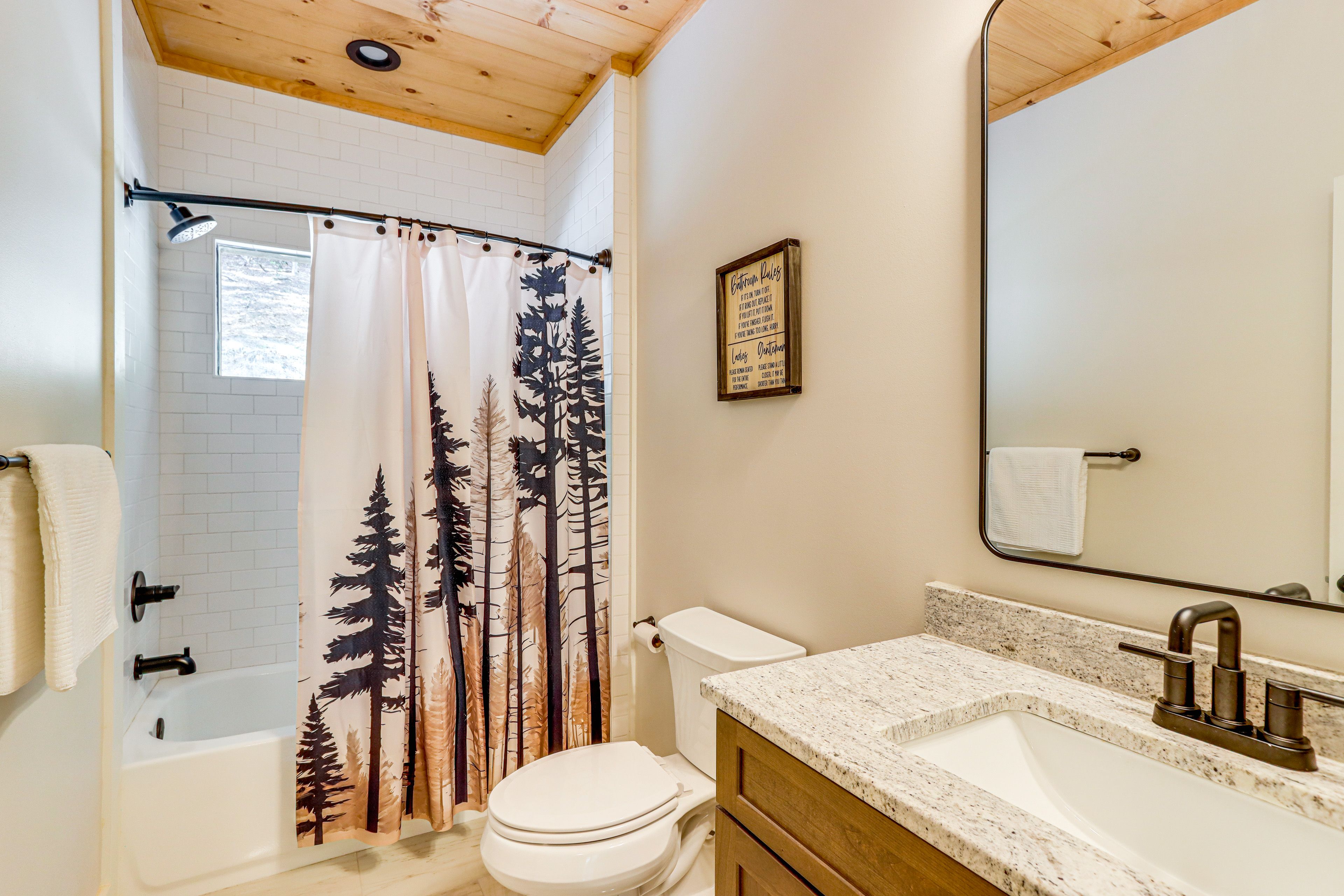 Full Bathroom | Complimentary Toiletries | Hair Dryer
