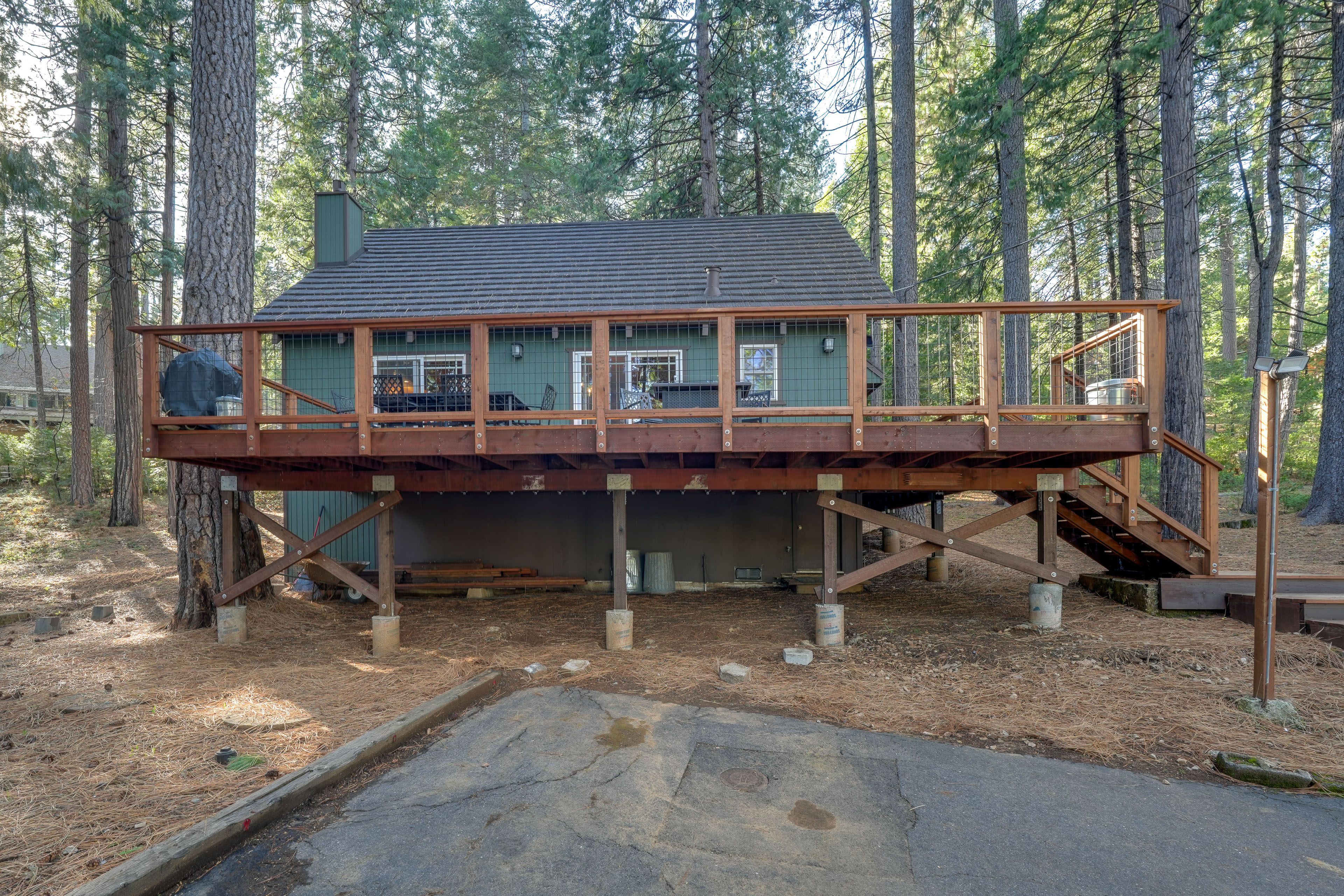 Parking | Driveway (4 Vehicles)