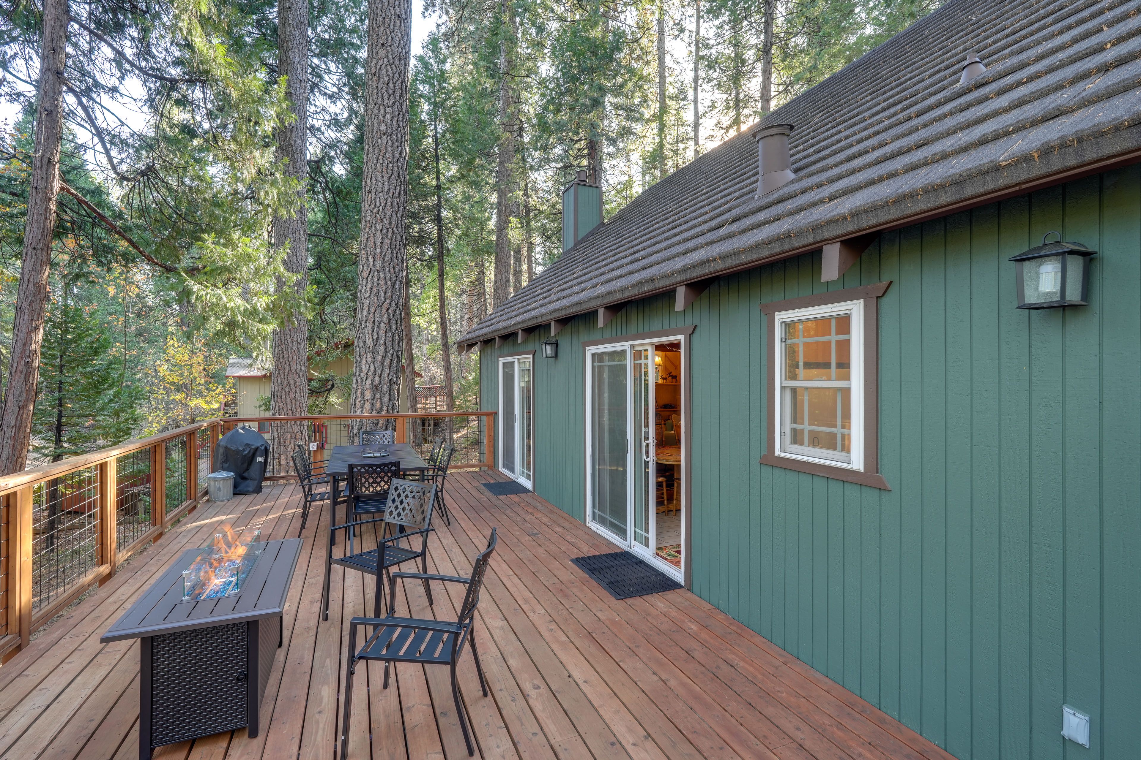 Wraparound Deck | Fire Table | Gas Grill