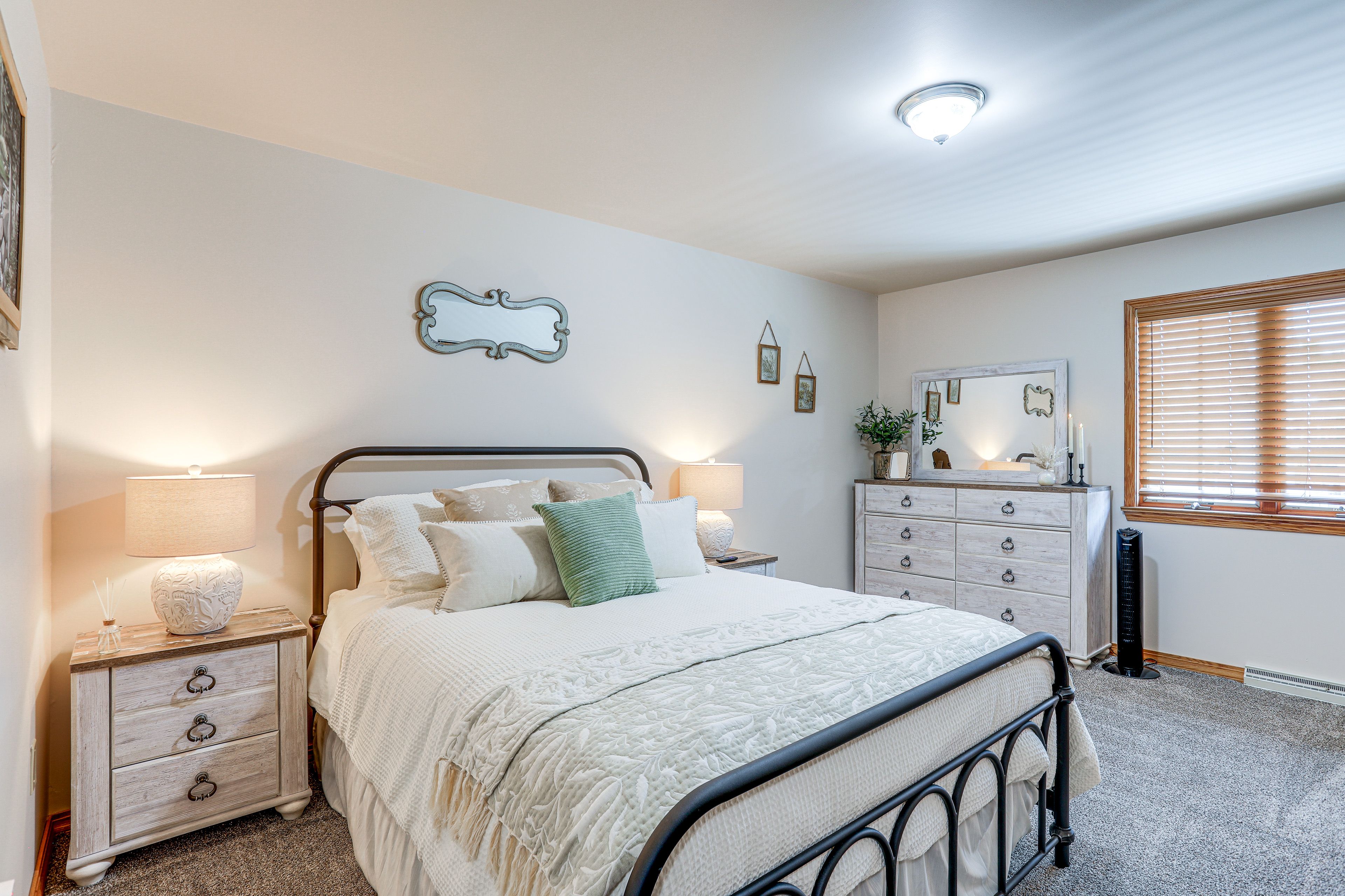 Bedroom 2 | Queen Bed | 2nd Floor