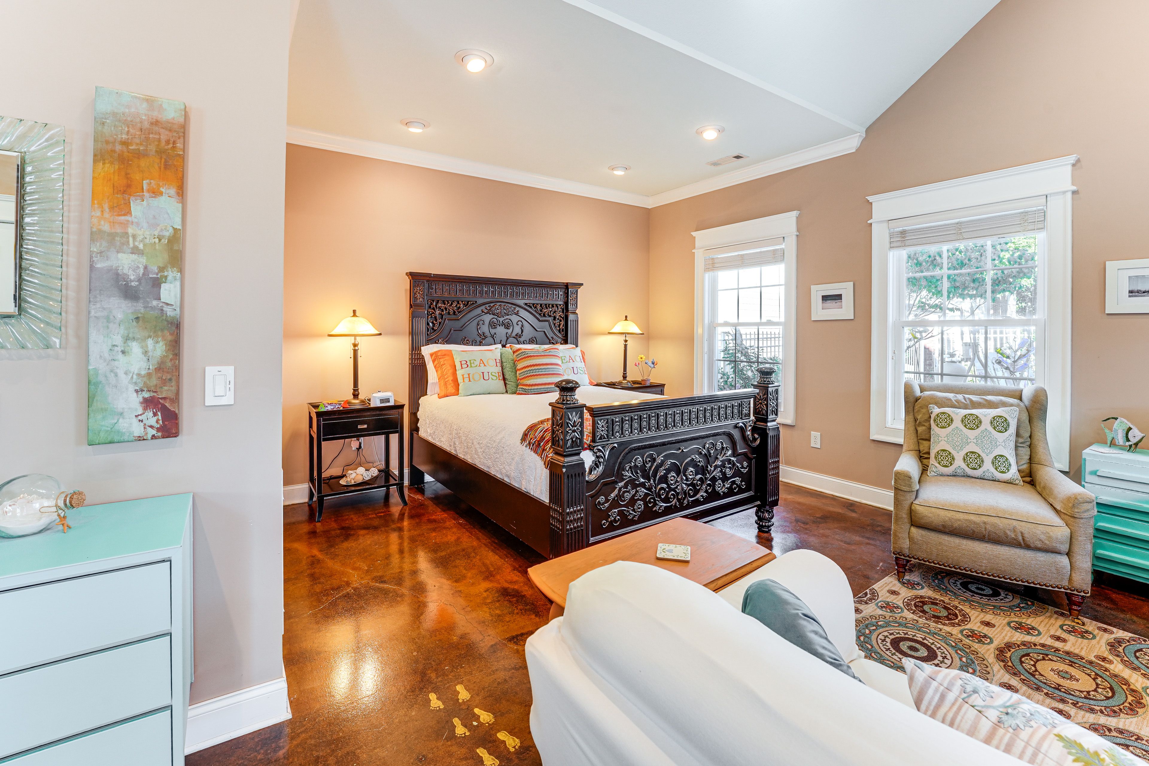 Studio | Sleeping Area | Queen Bed | Linens Provided