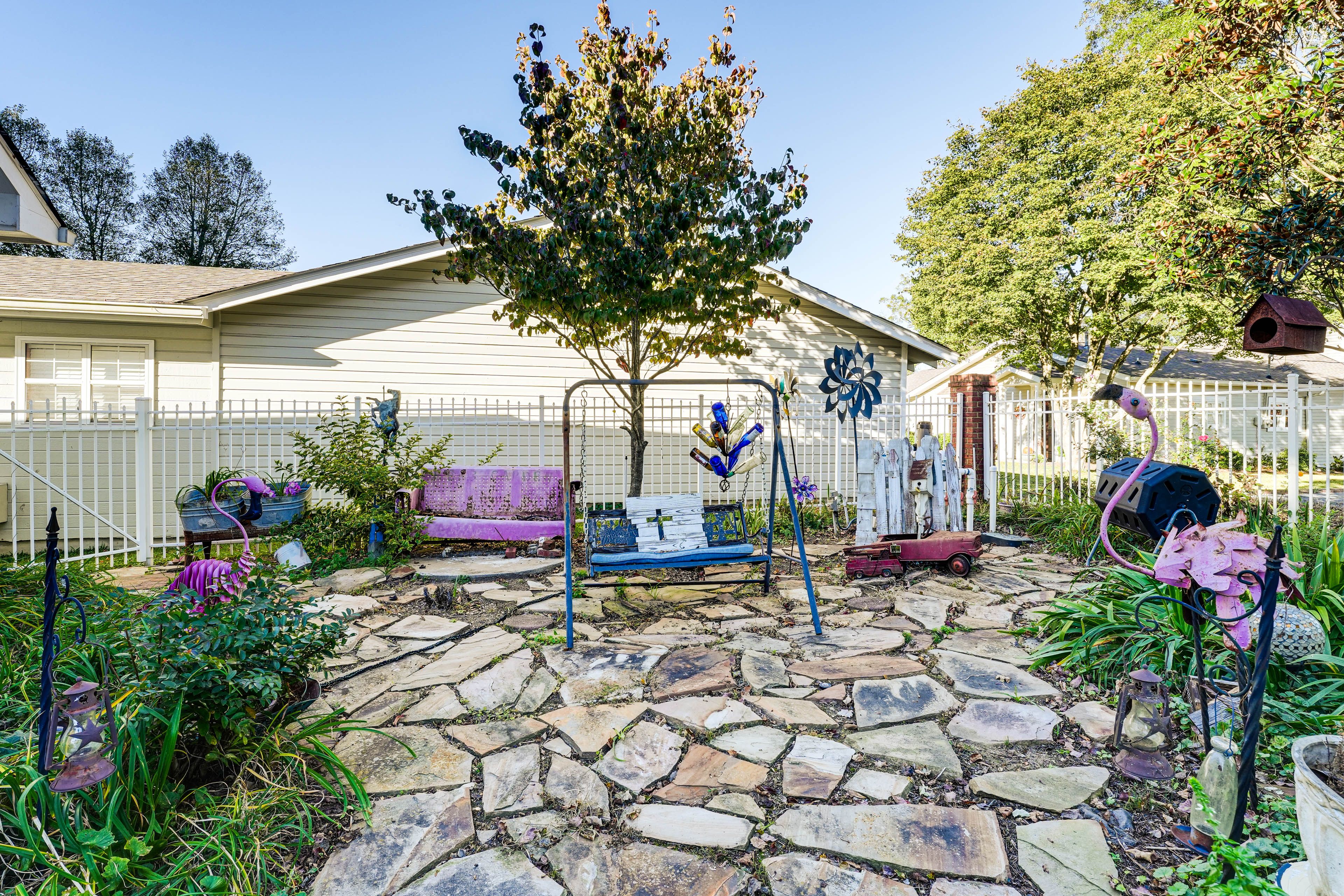 Community Amenities | Garden & Patio