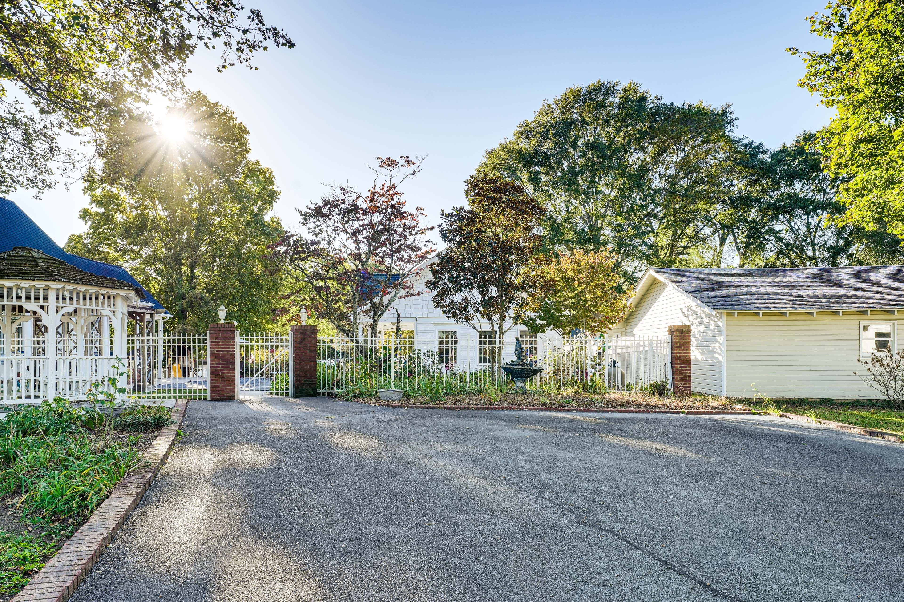 Parking | Parking Lot (2 Vehicles)