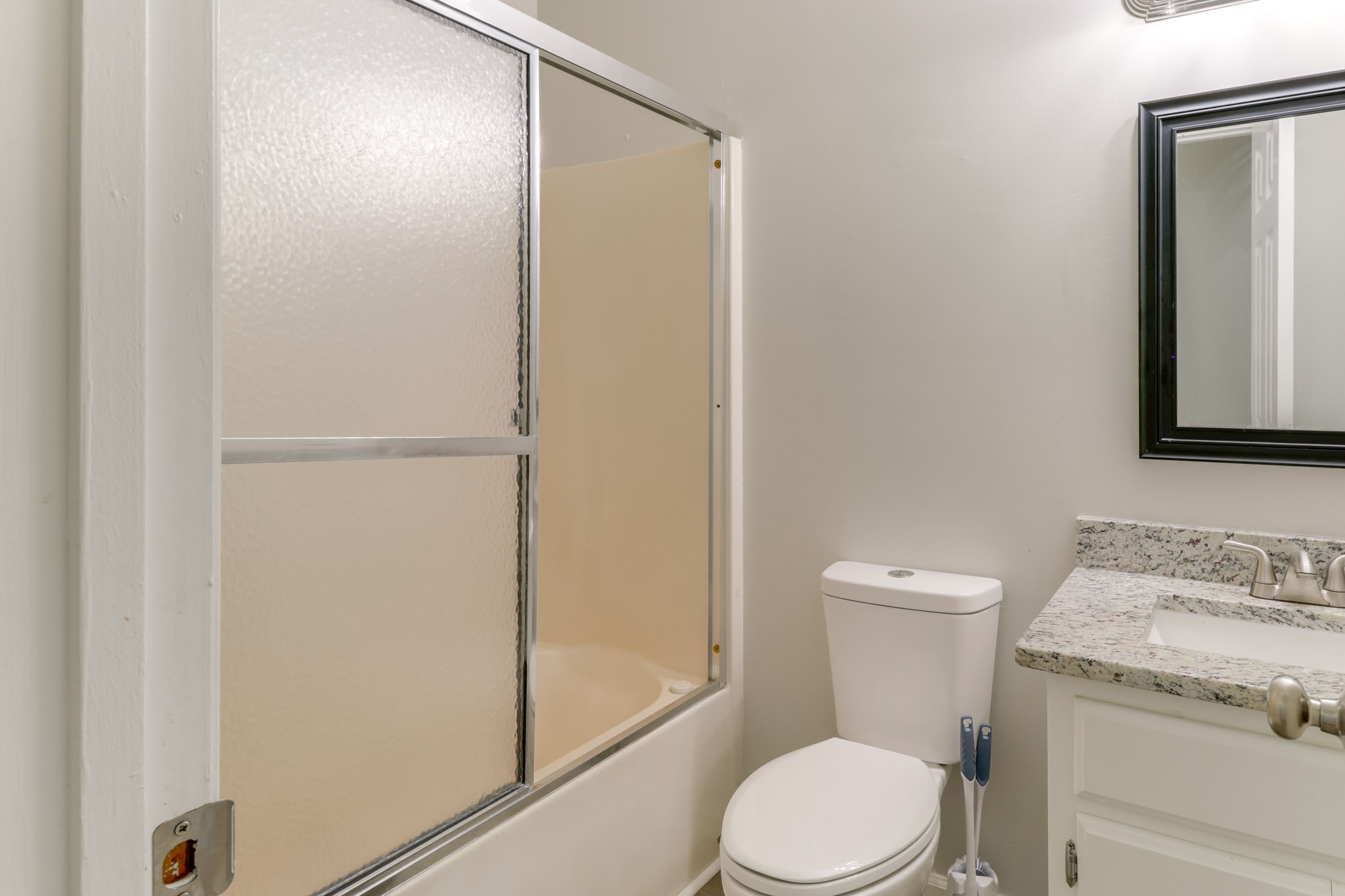 Full Bathroom | 2nd Floor