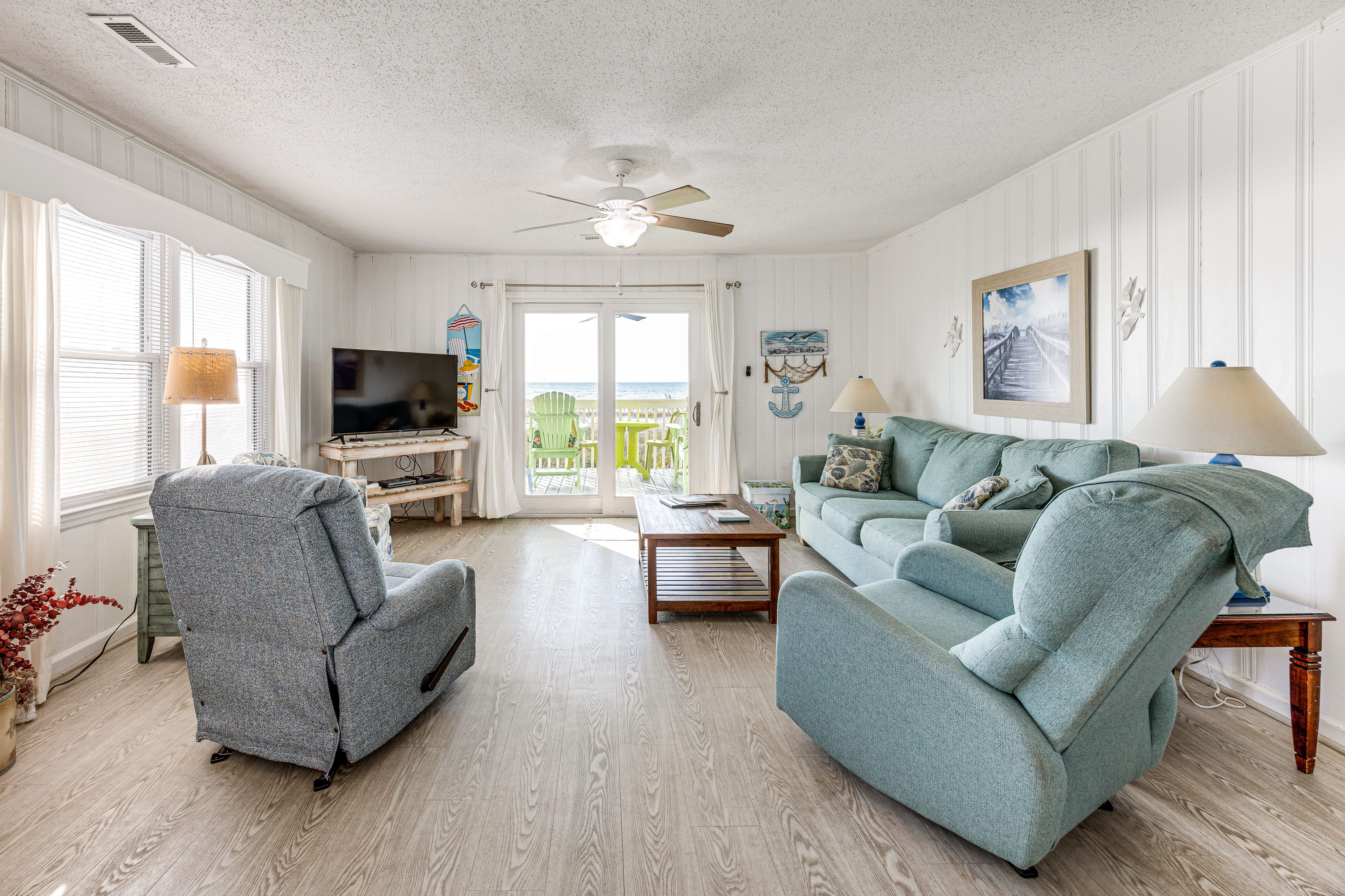 Living Area | TV w/ Cable