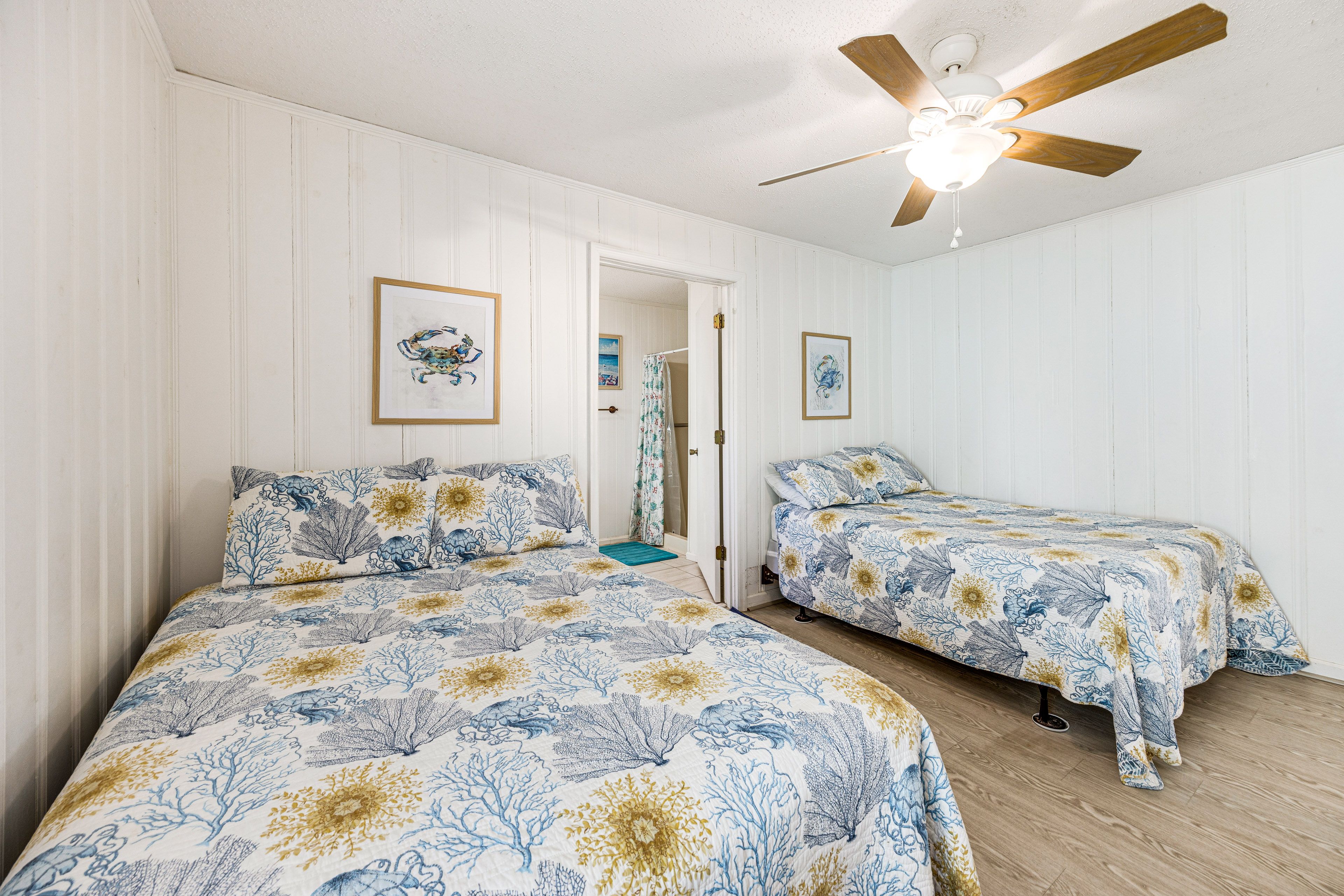 Bedroom 2 | 2 Full Beds | TV w/ Cable