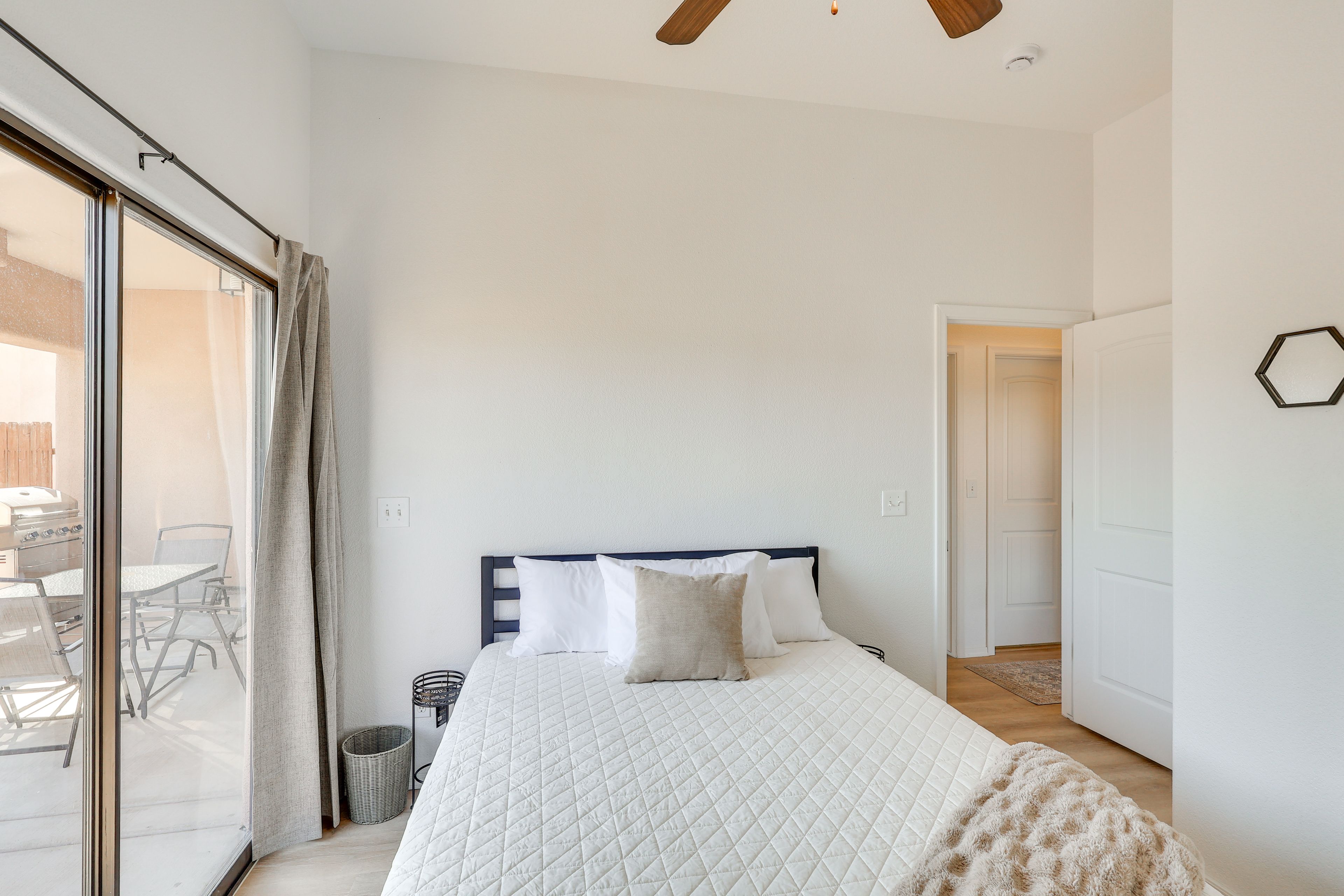 Bedroom 2 | Queen Bed