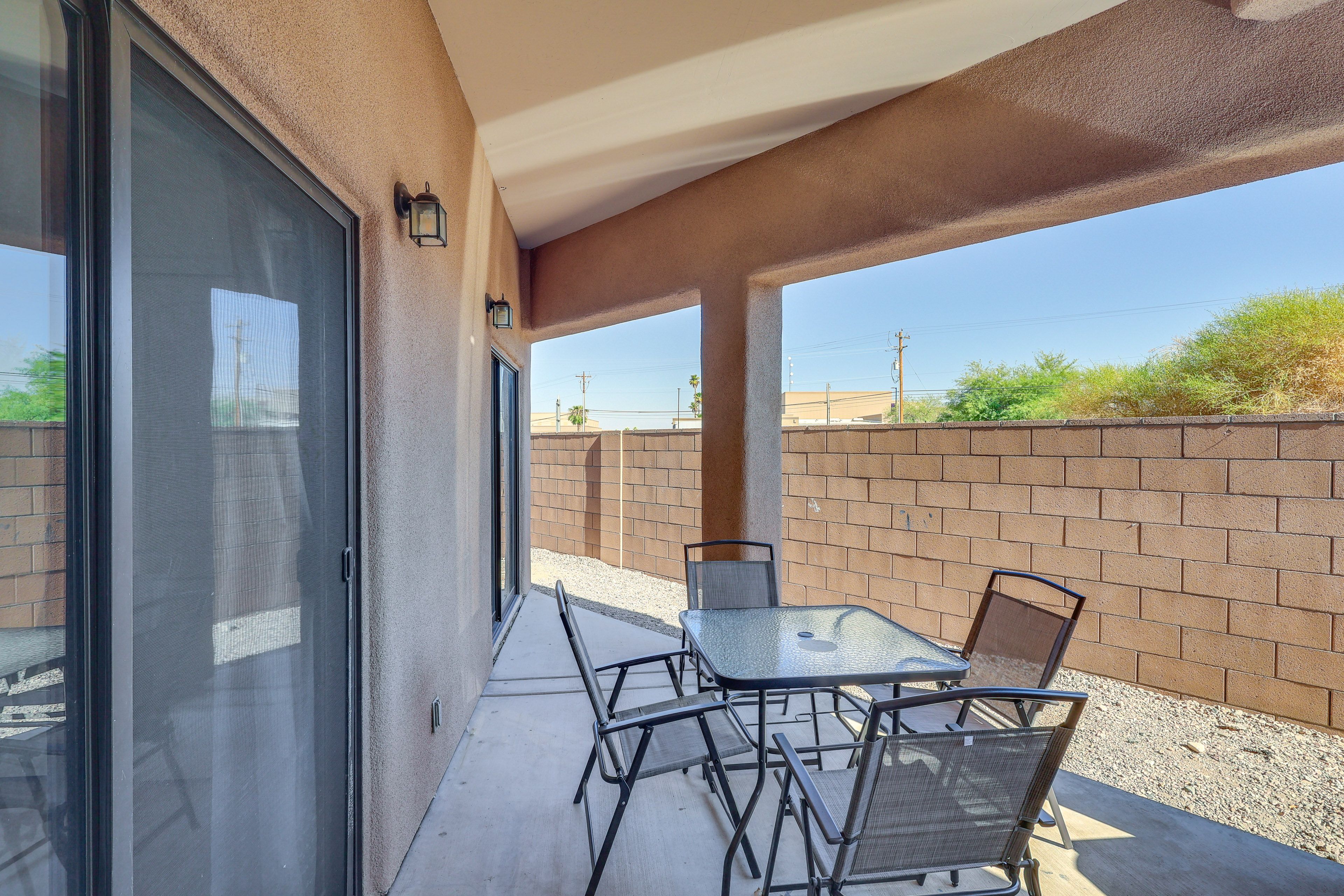 Covered Patio | Gas Grill