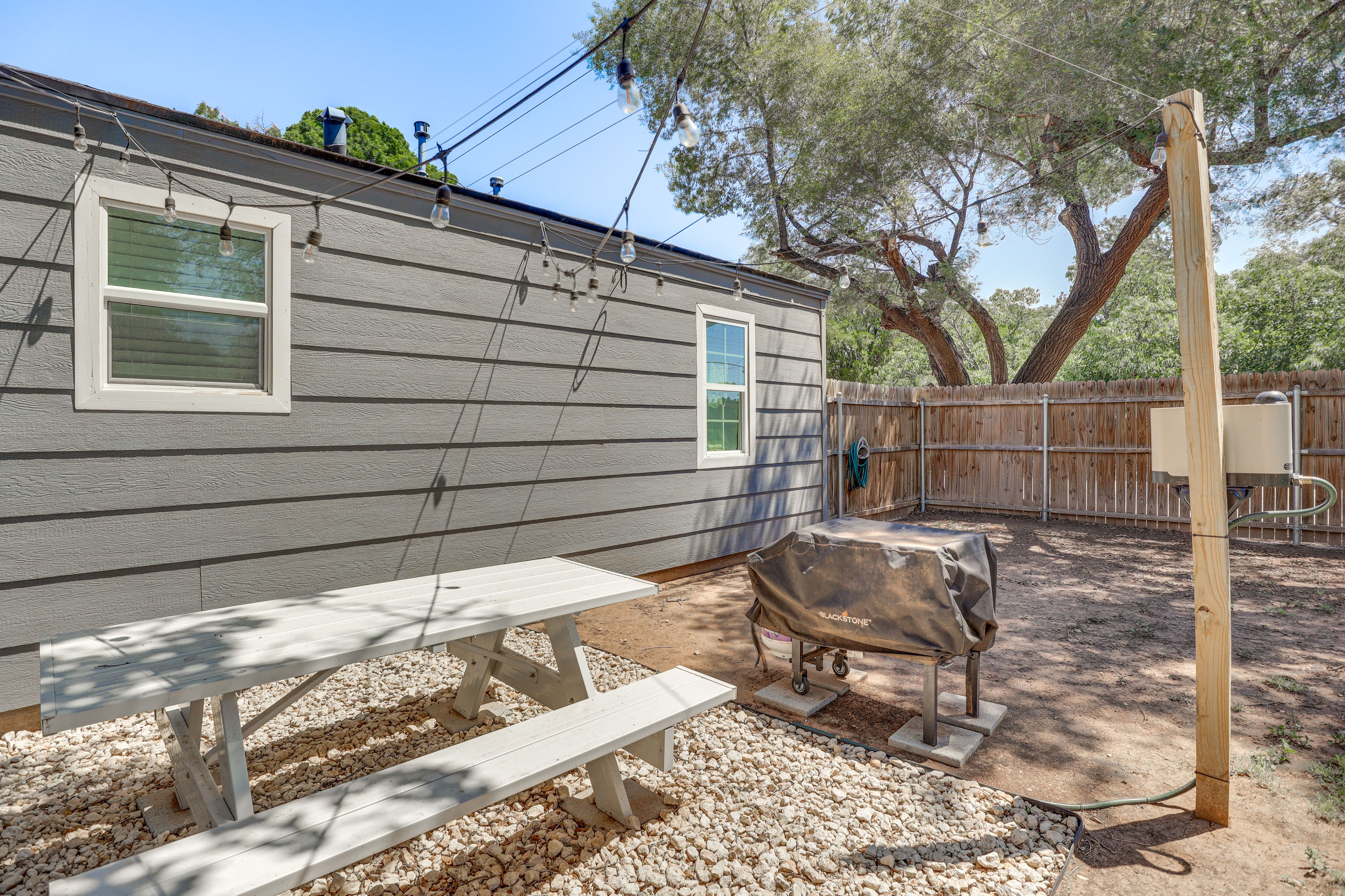 Private Backyard Area | BBQ Grill