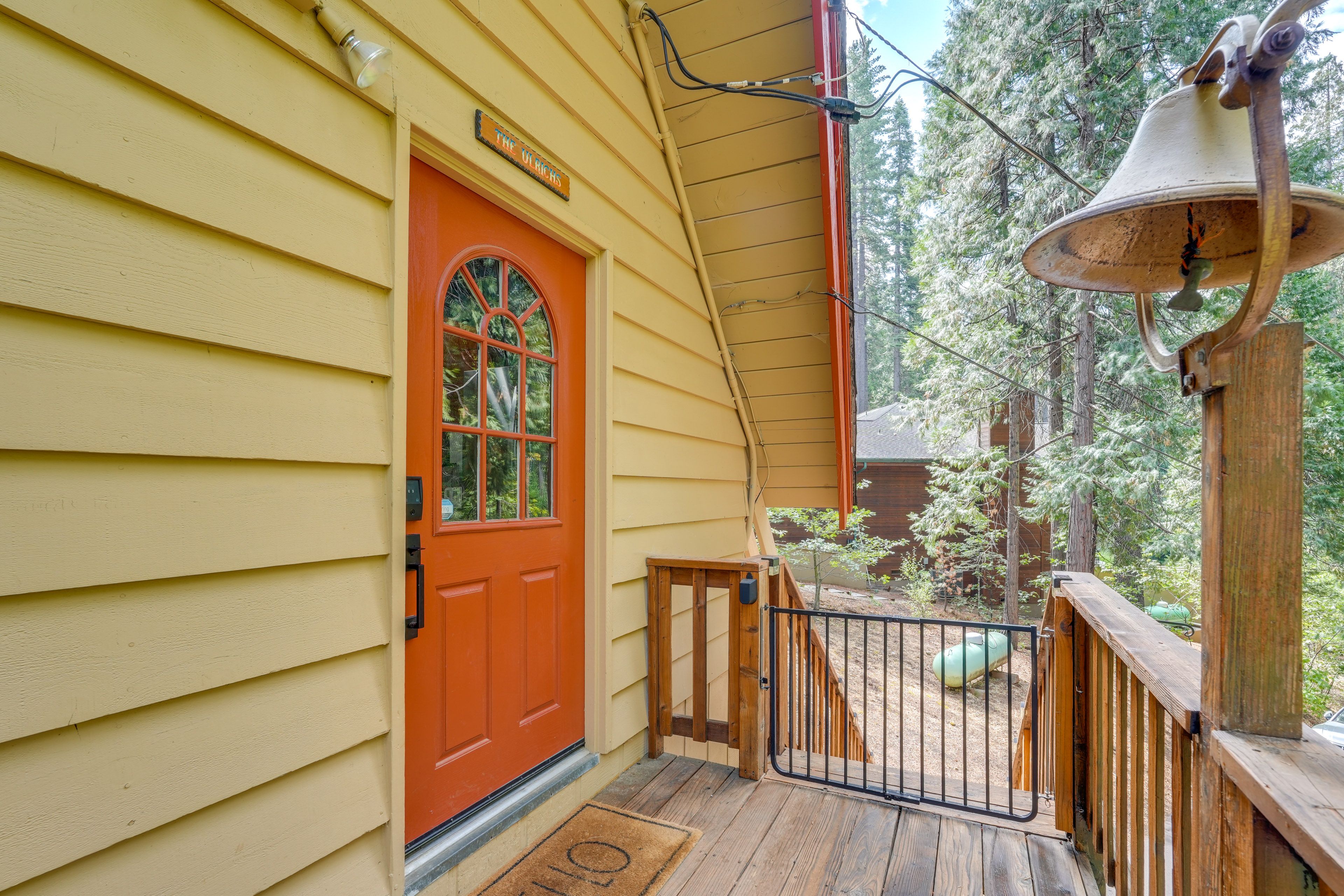Cabin Exterior | Keyless Entry