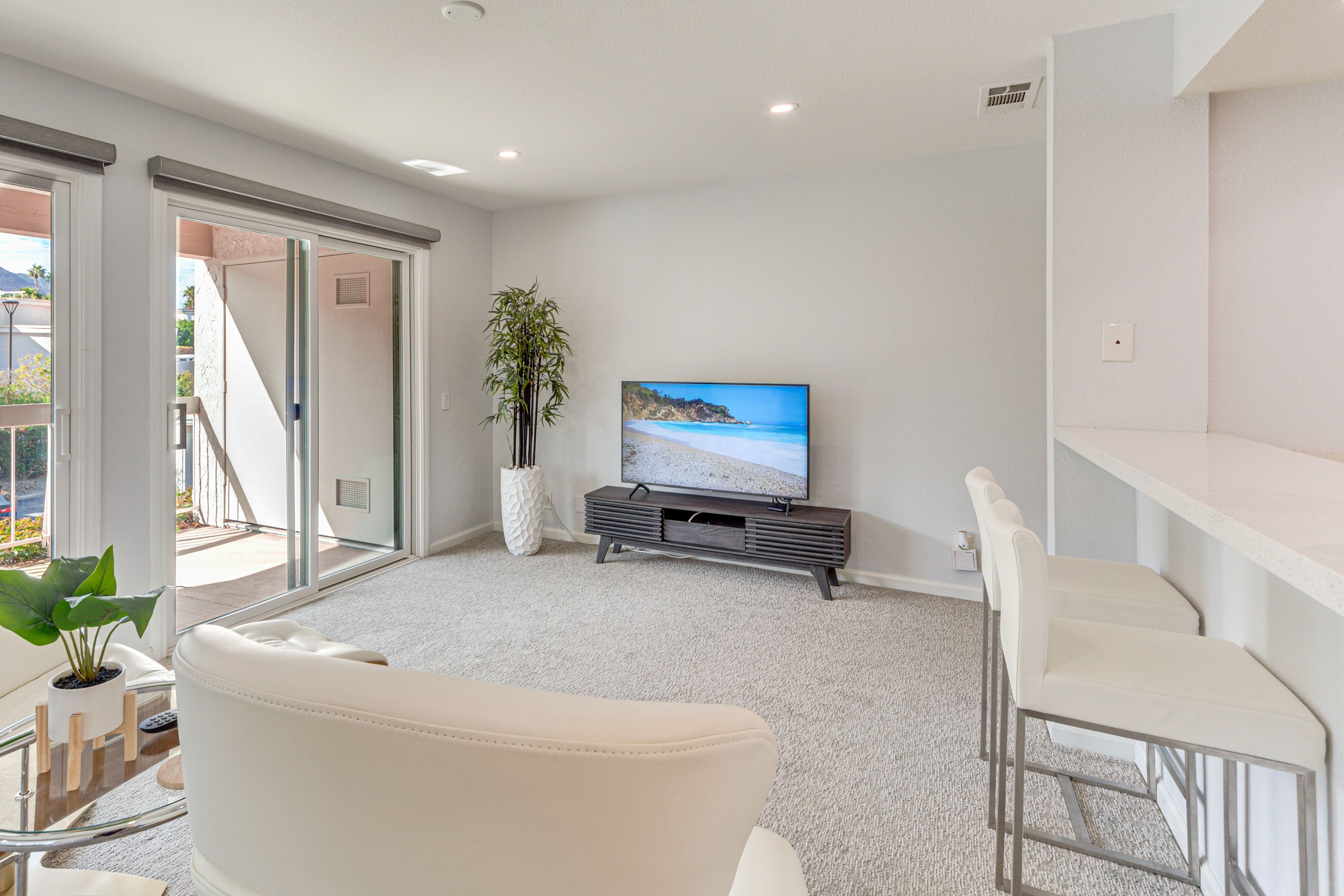 Living Room | Smart TV