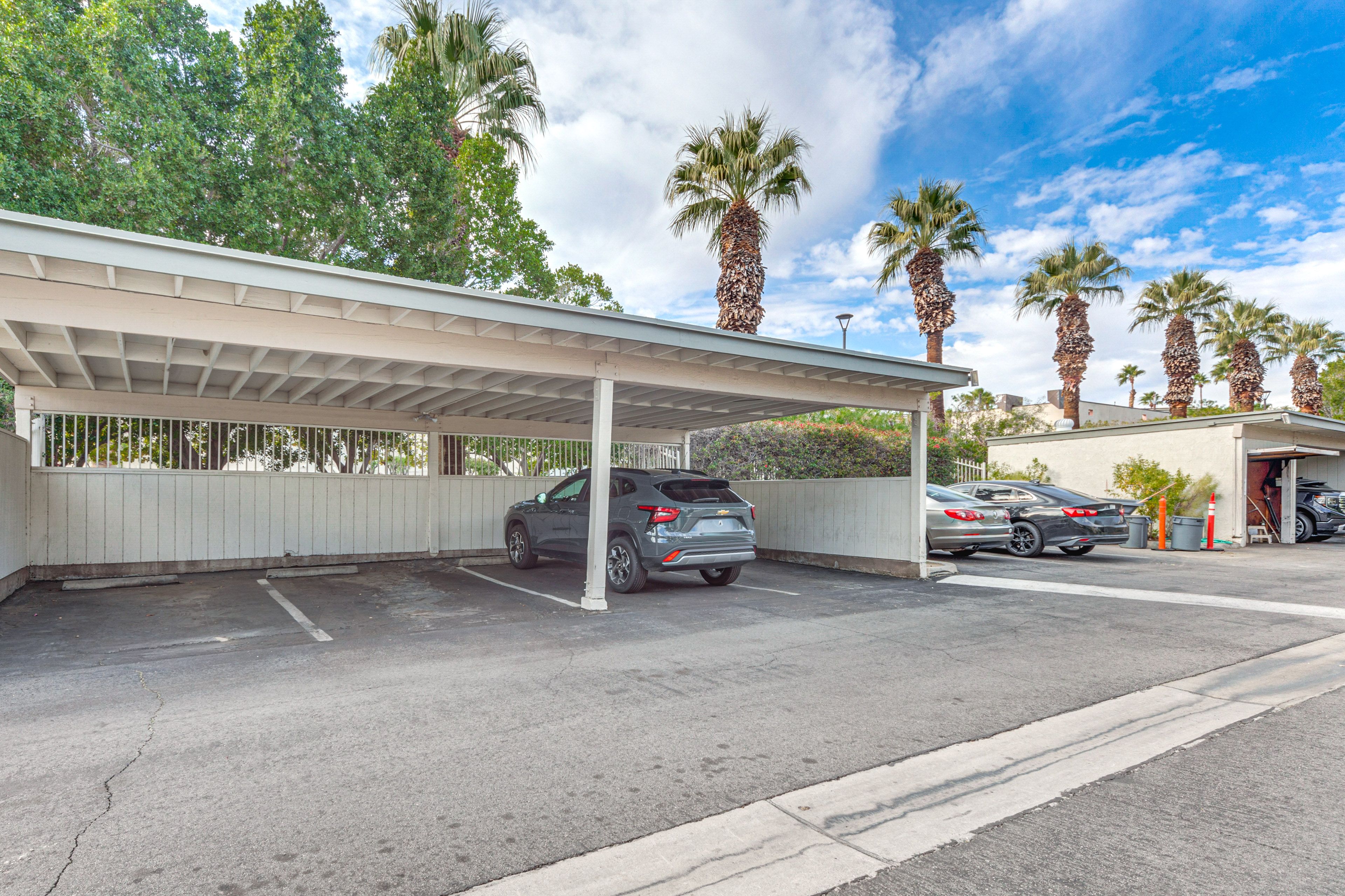 Carport Parking | 1 Vehicle