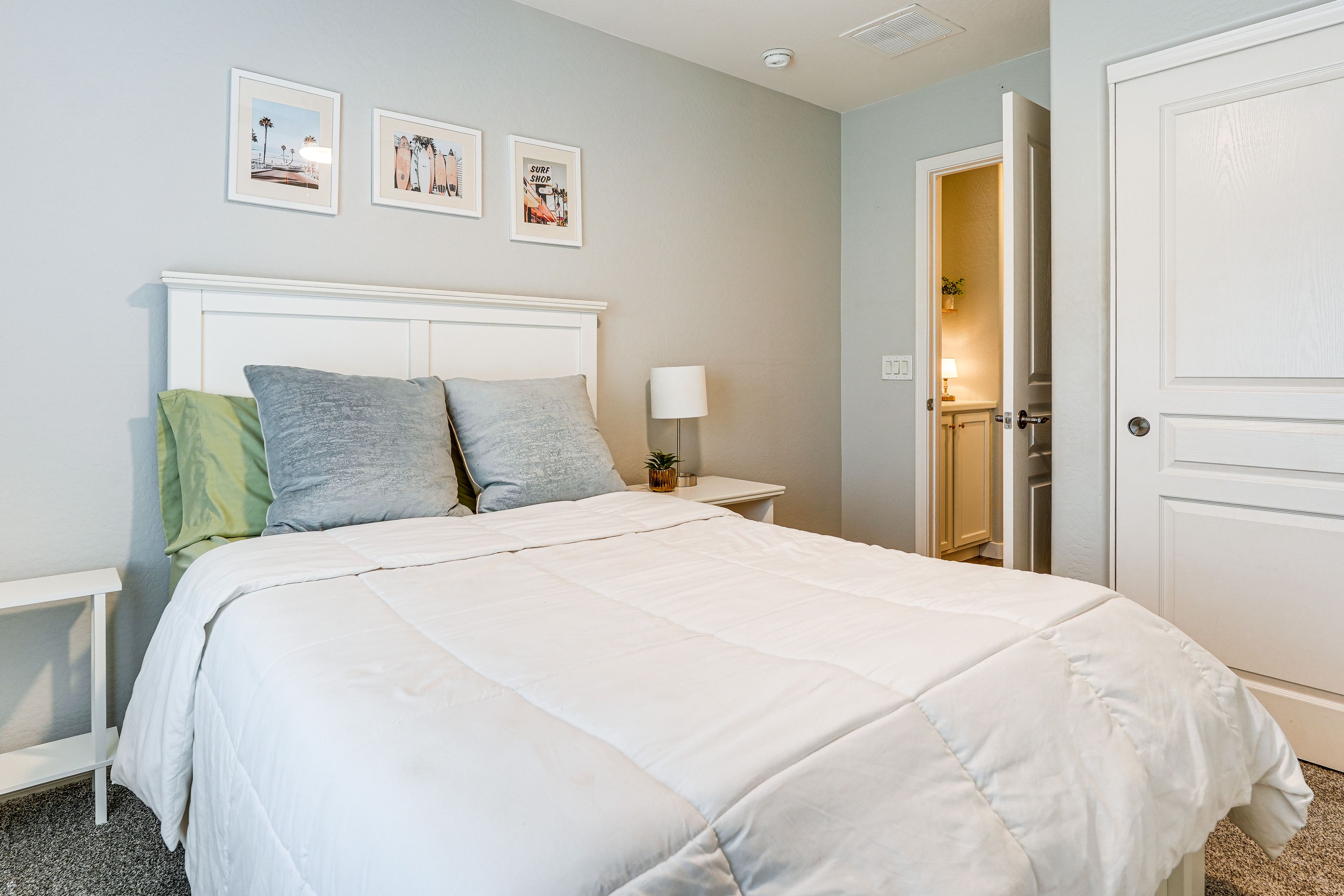 Bedroom 2 | Queen Bed