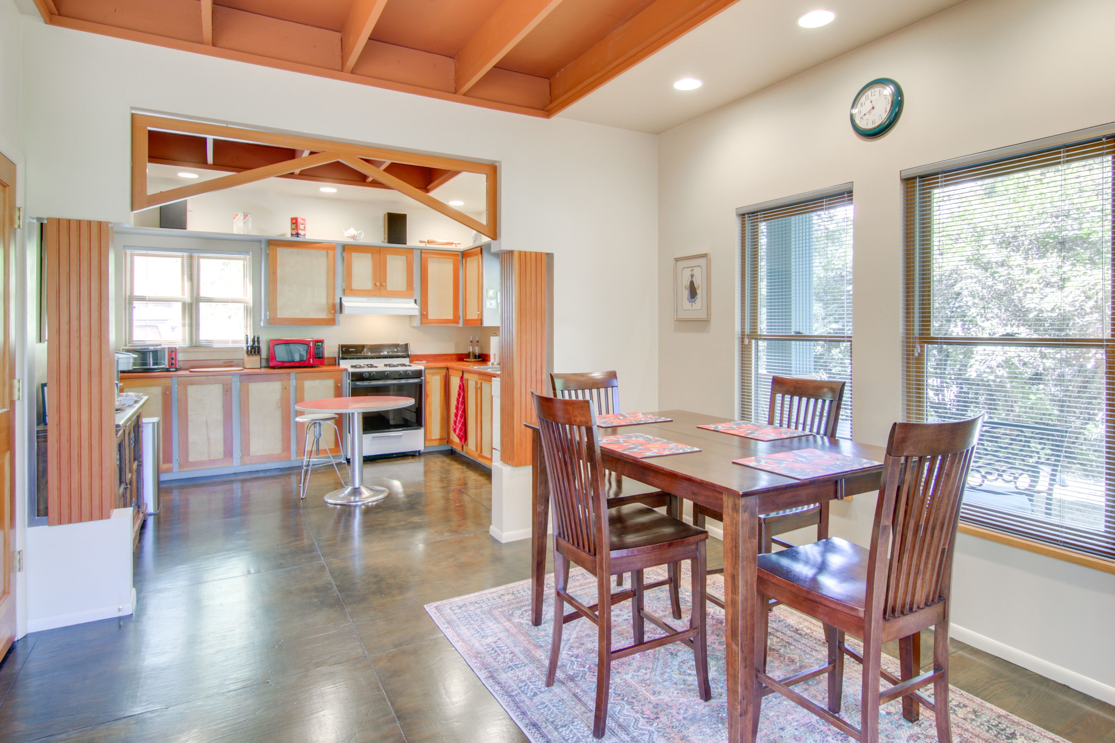 Dining Area | Full Kitchen | Cooking Basics