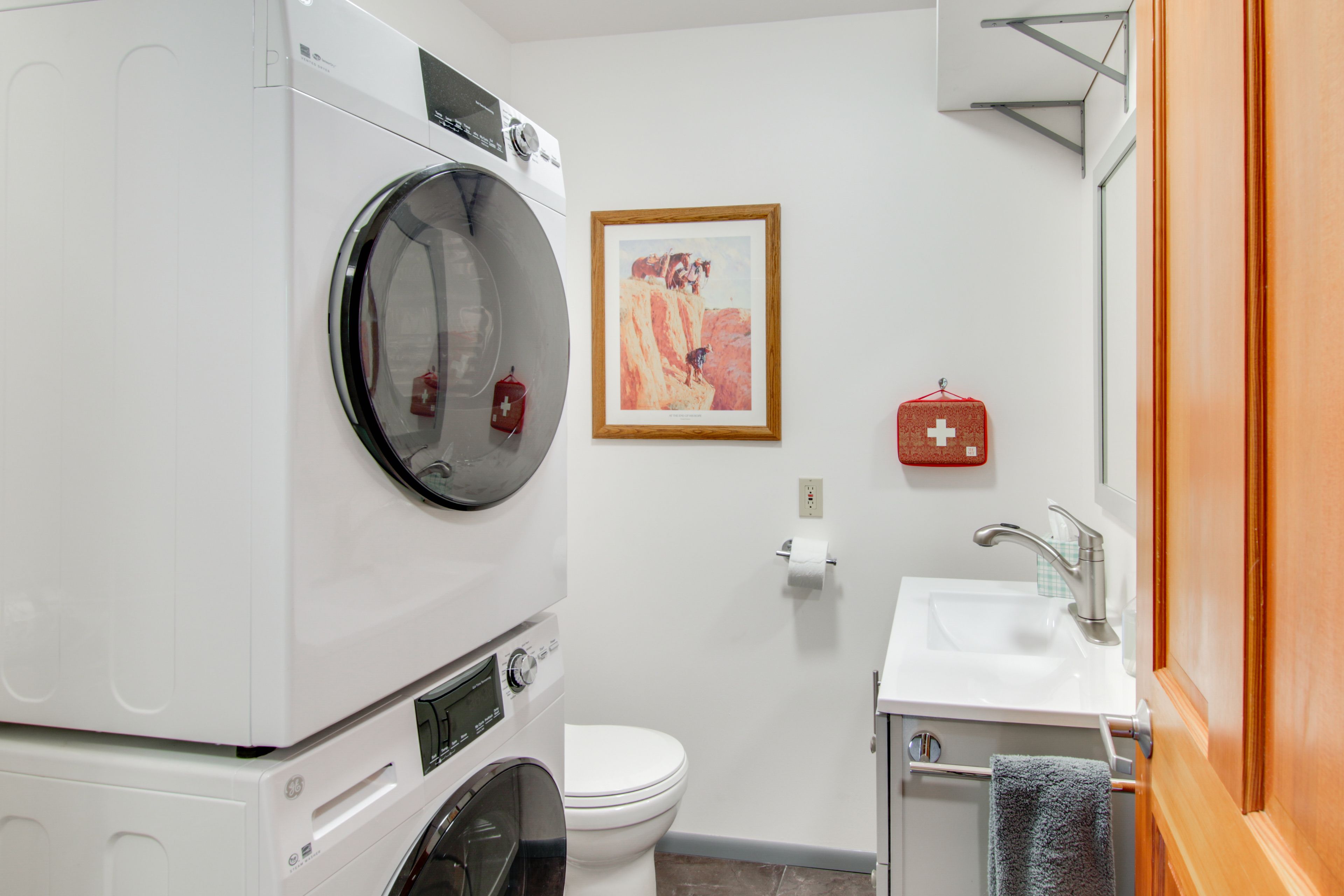 Half Bath | 1st Floor