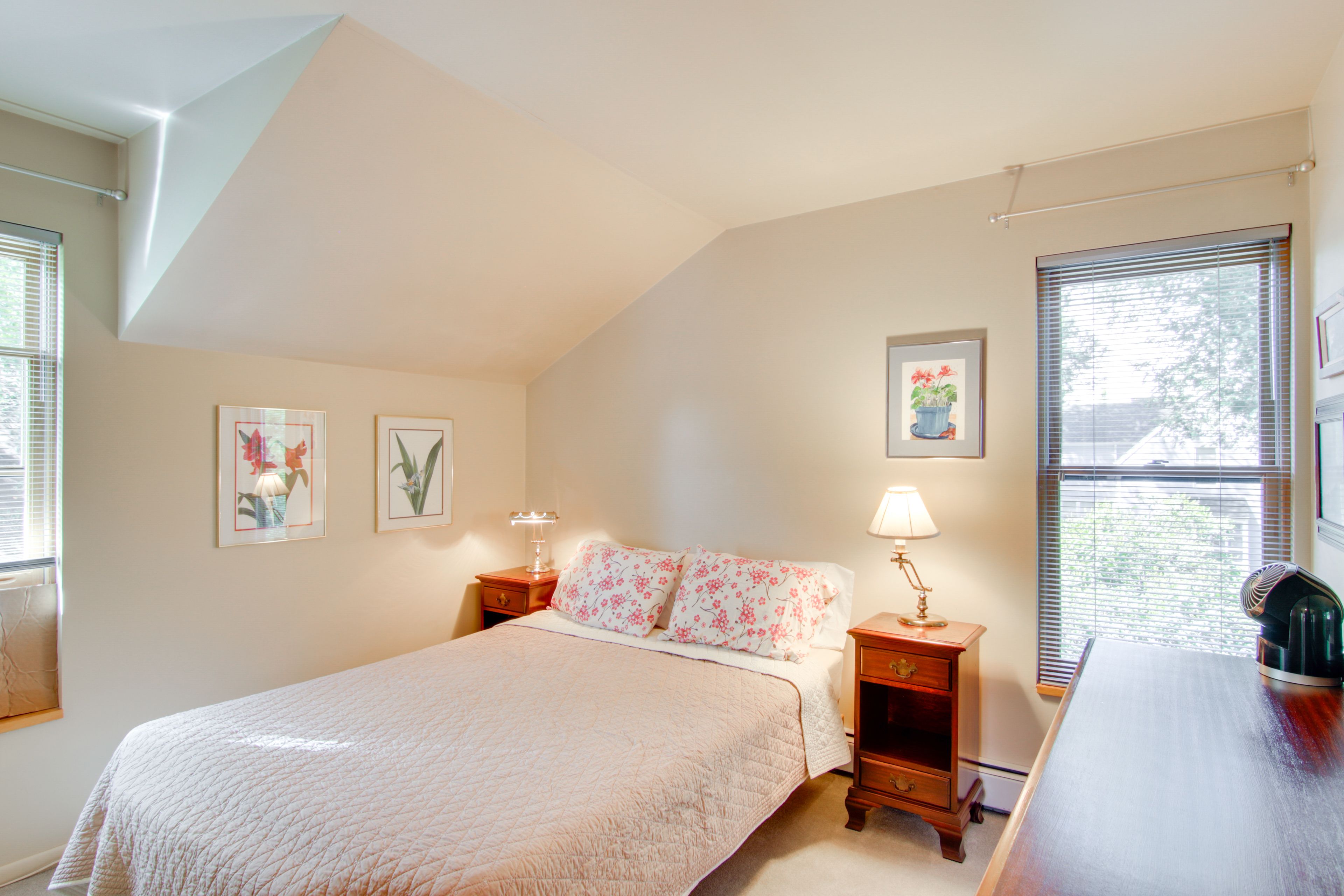 Bedroom 2 | Queen Bed | 2nd Floor