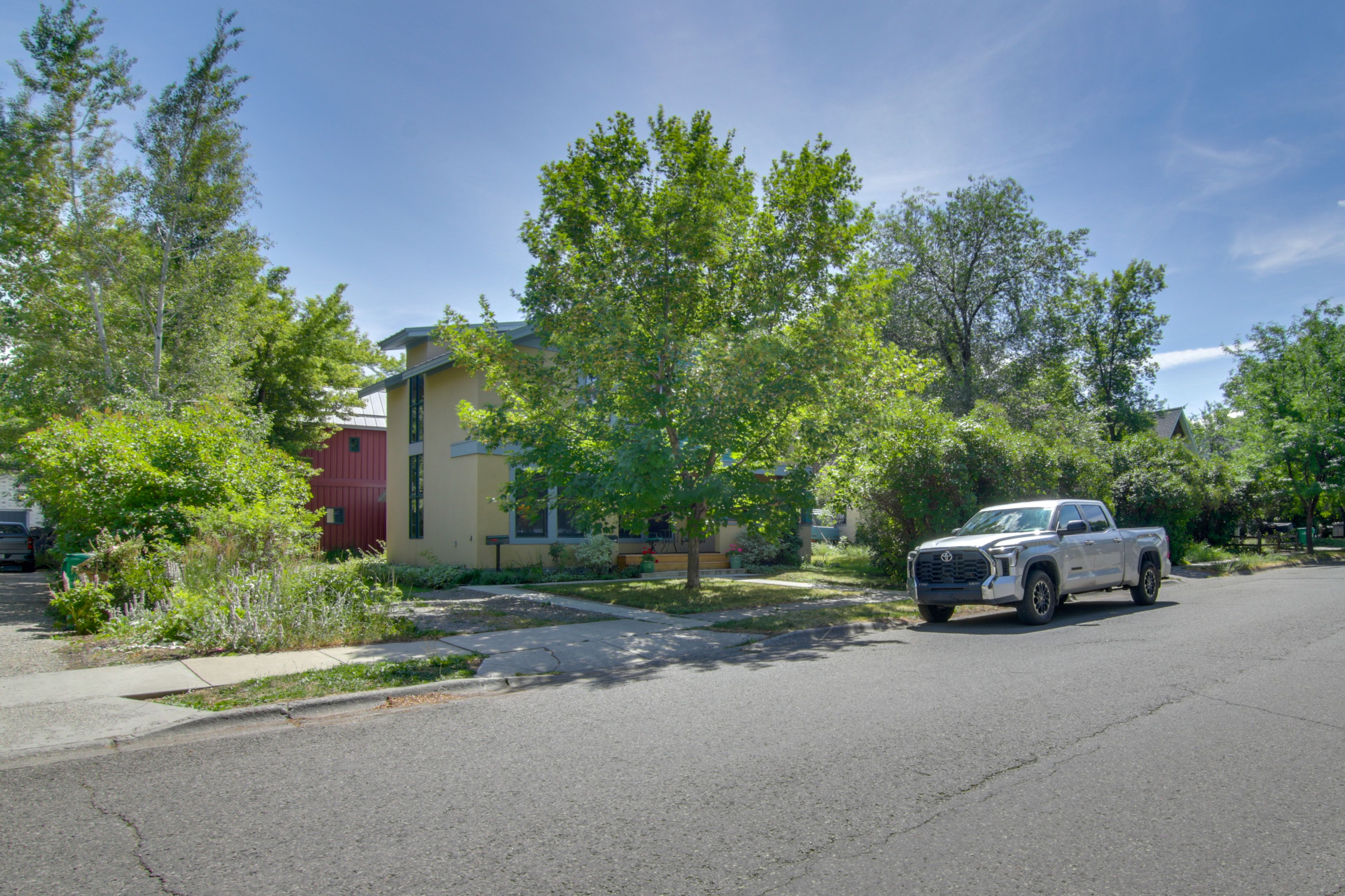 Free On-Street Parking (First-Come, First-Served)