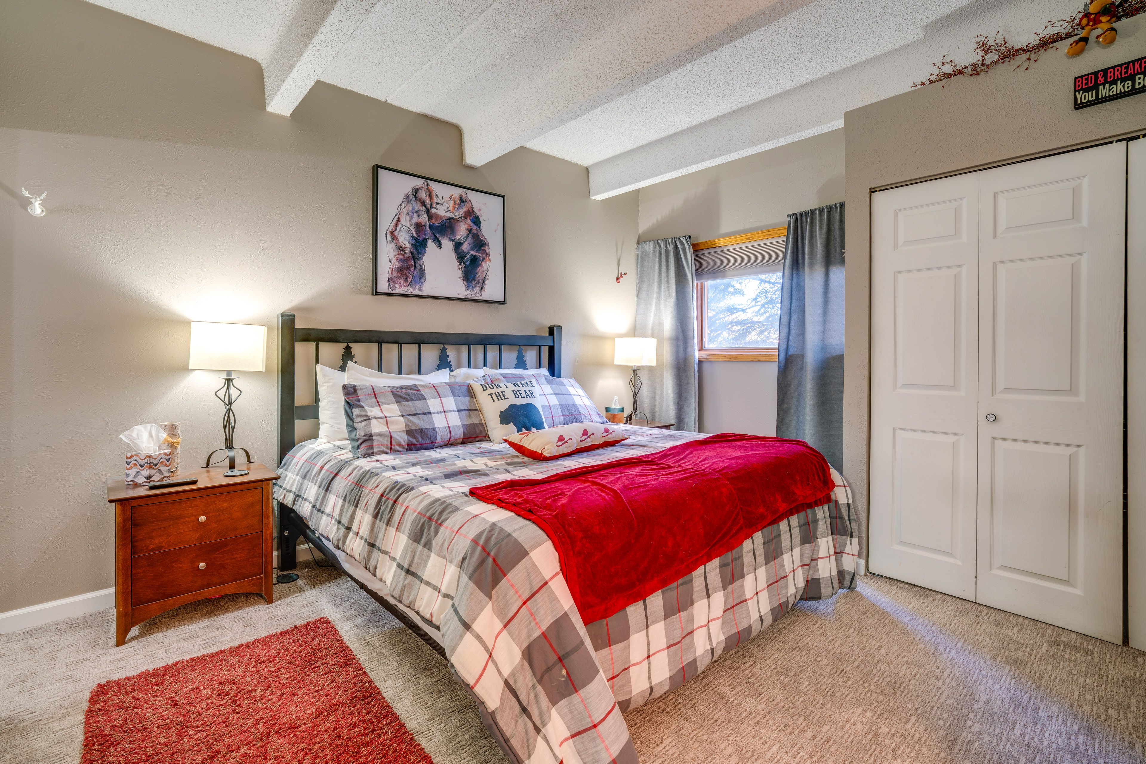 Bedroom 1 | 1st Floor | King Bed | Linens Provided