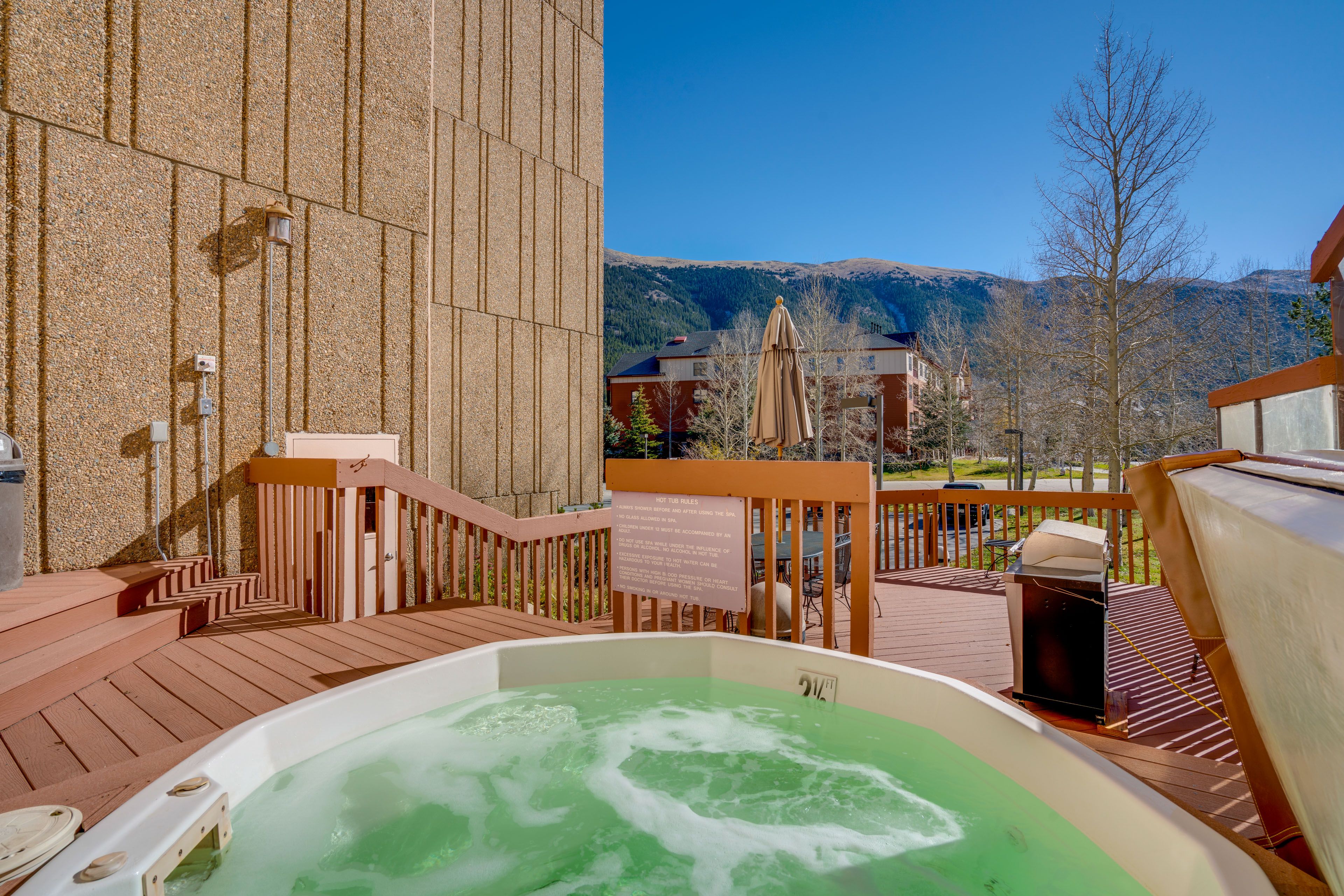 Summit House East | Community Amenities