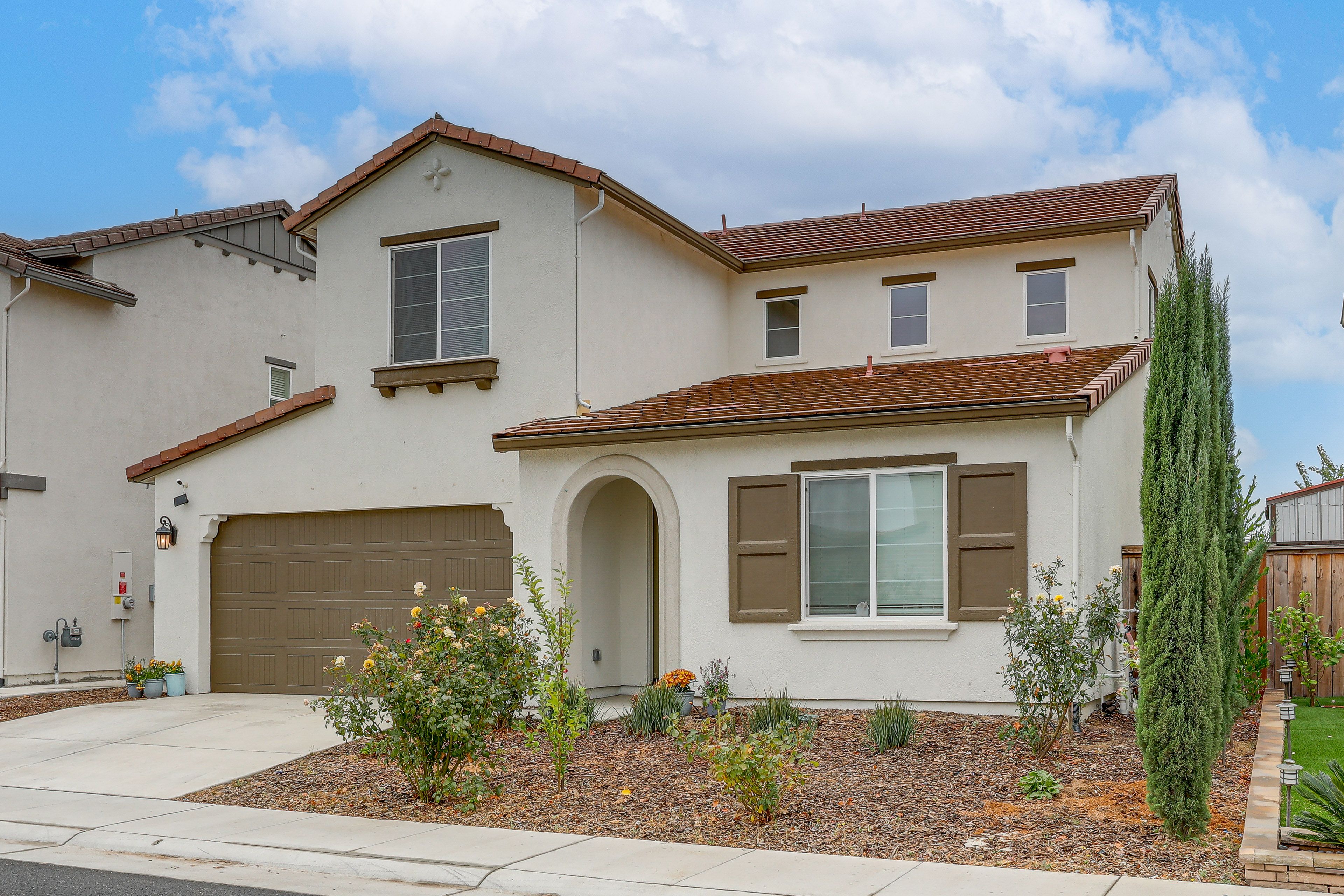 Roseville Vacation Rental | 4BR | 3BA | 2,200 Sq Ft | 1 Step Required