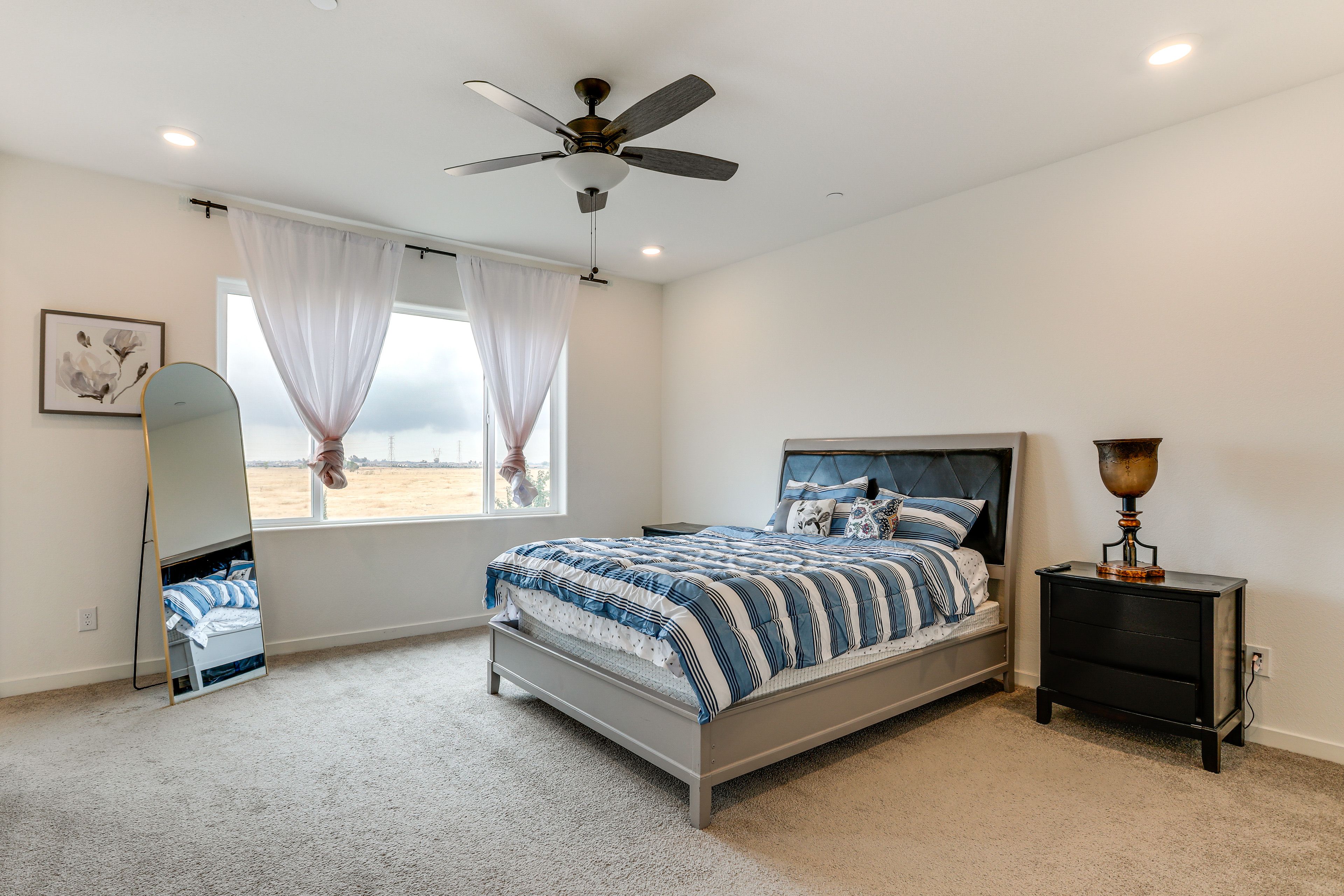 Bedroom 2 | 2nd Floor | King Bed | Smart TV