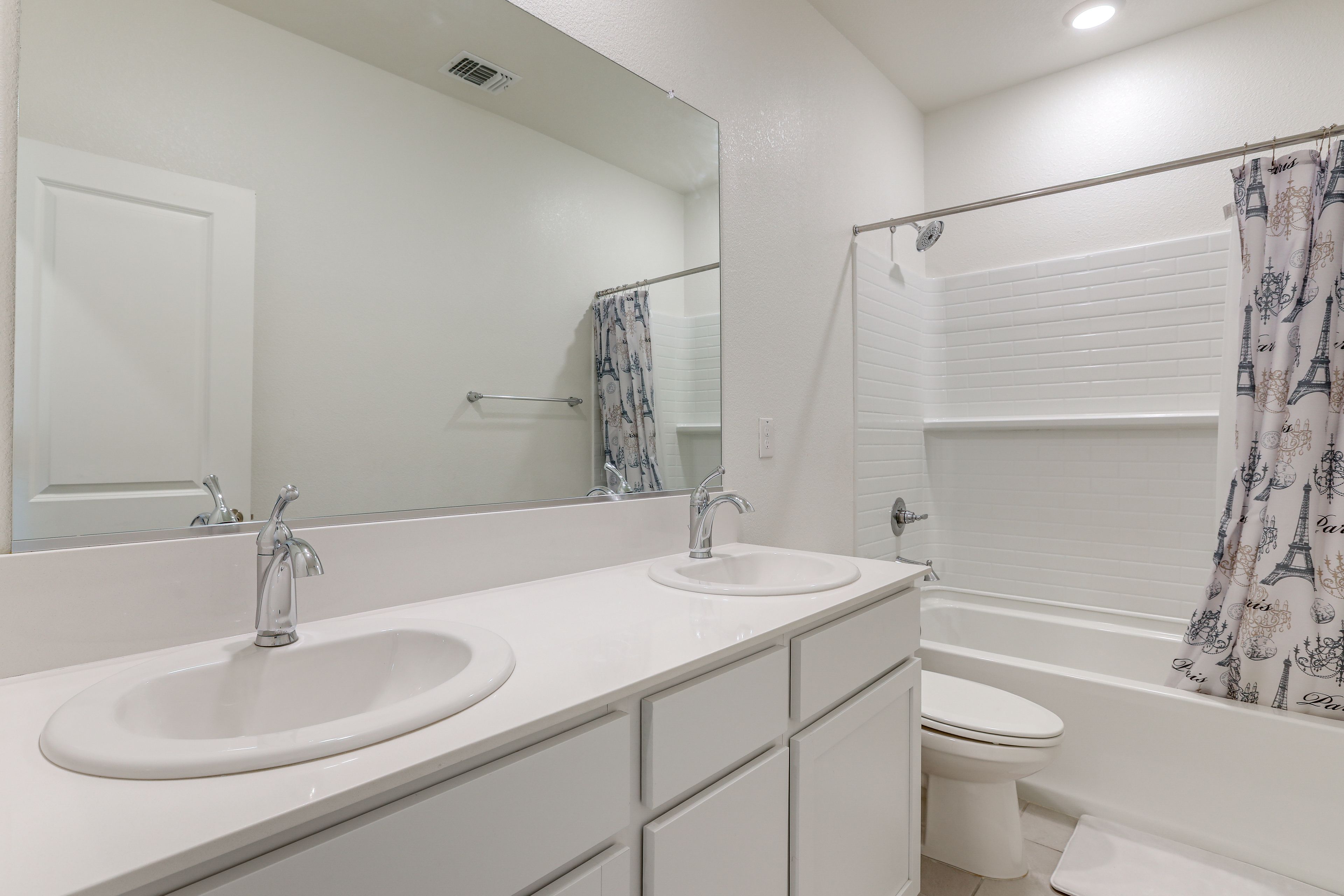 Full Bathroom | 2nd Floor