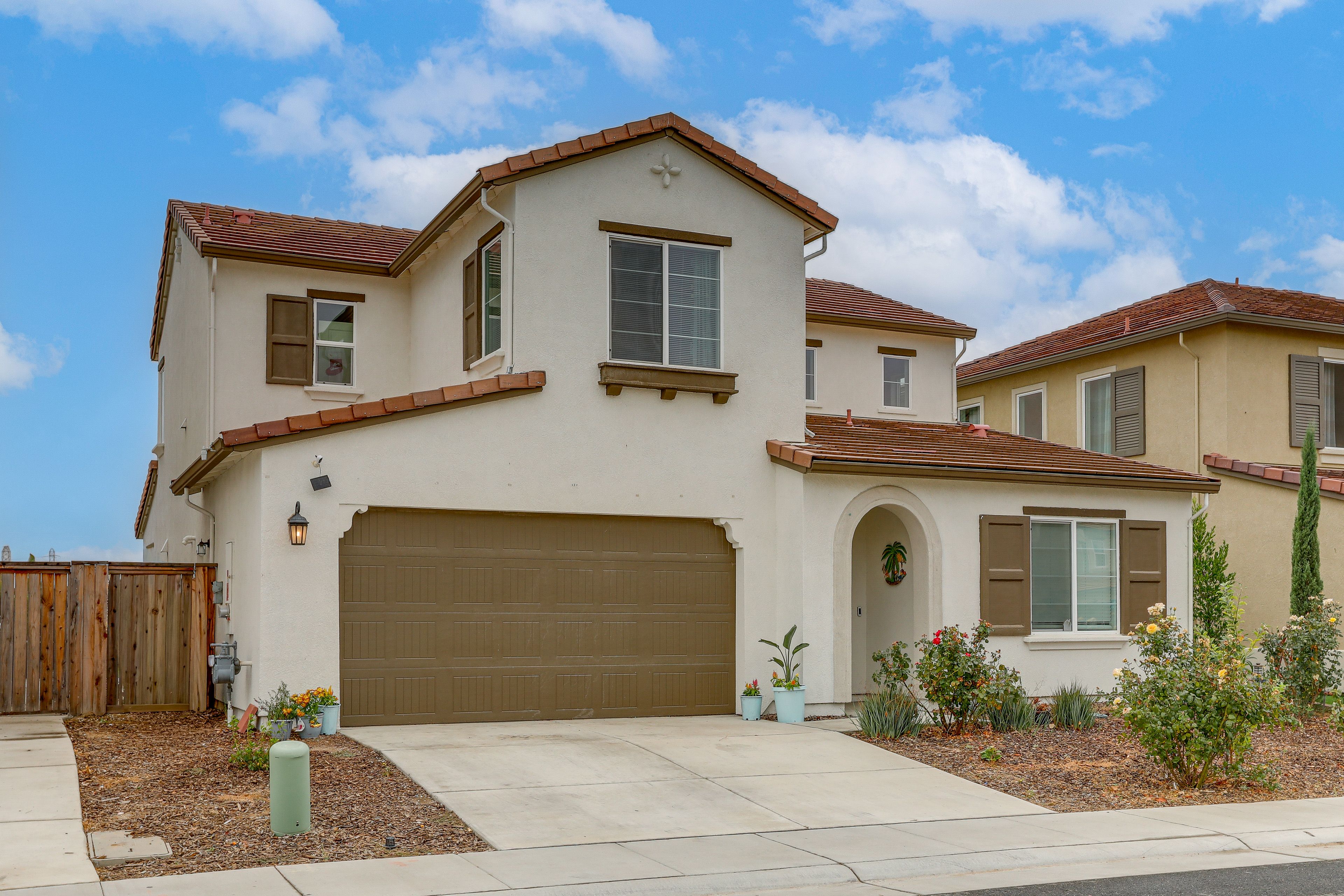 Parking | Driveway (2 Vehicles)
