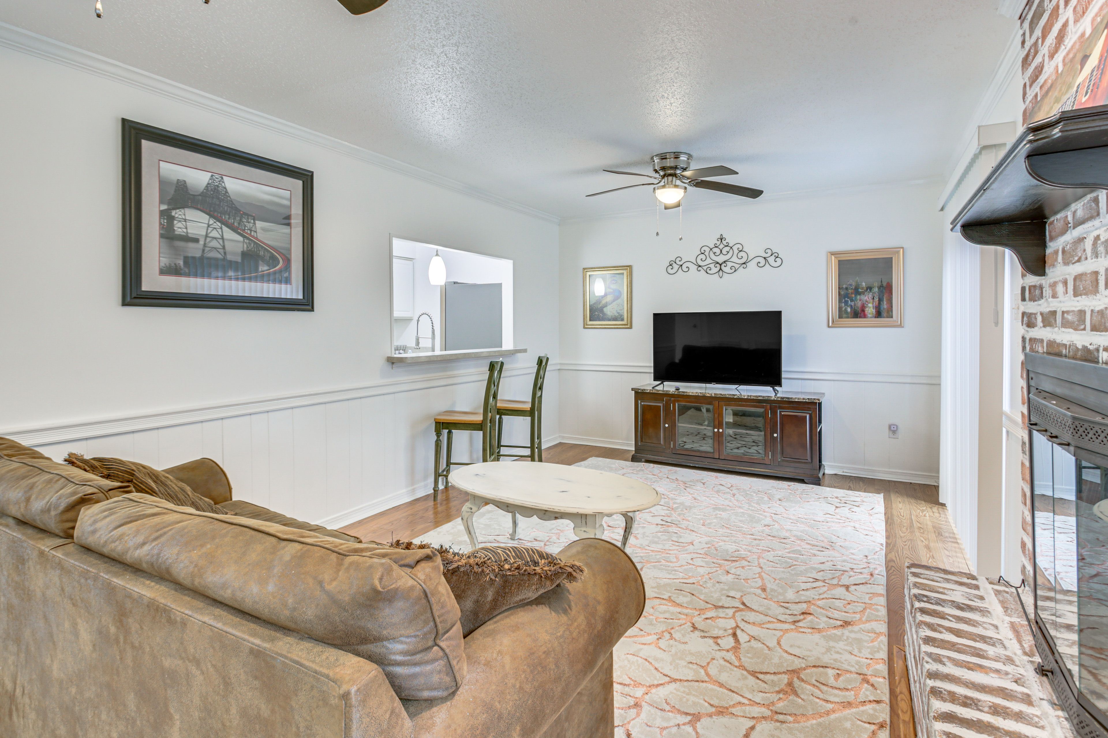 Living Room | Smart TV | 1st Floor