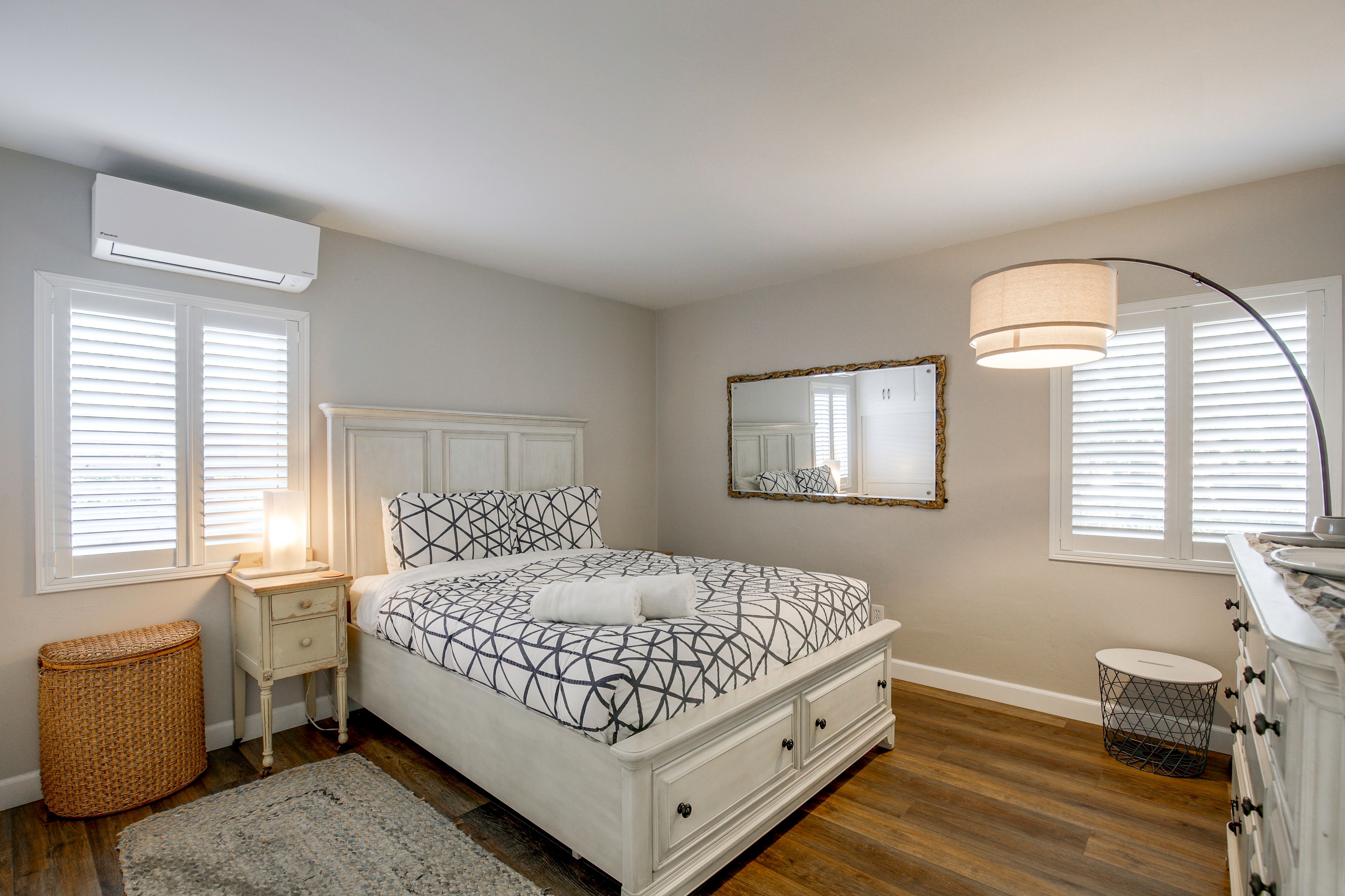 Bedroom | Queen Bed