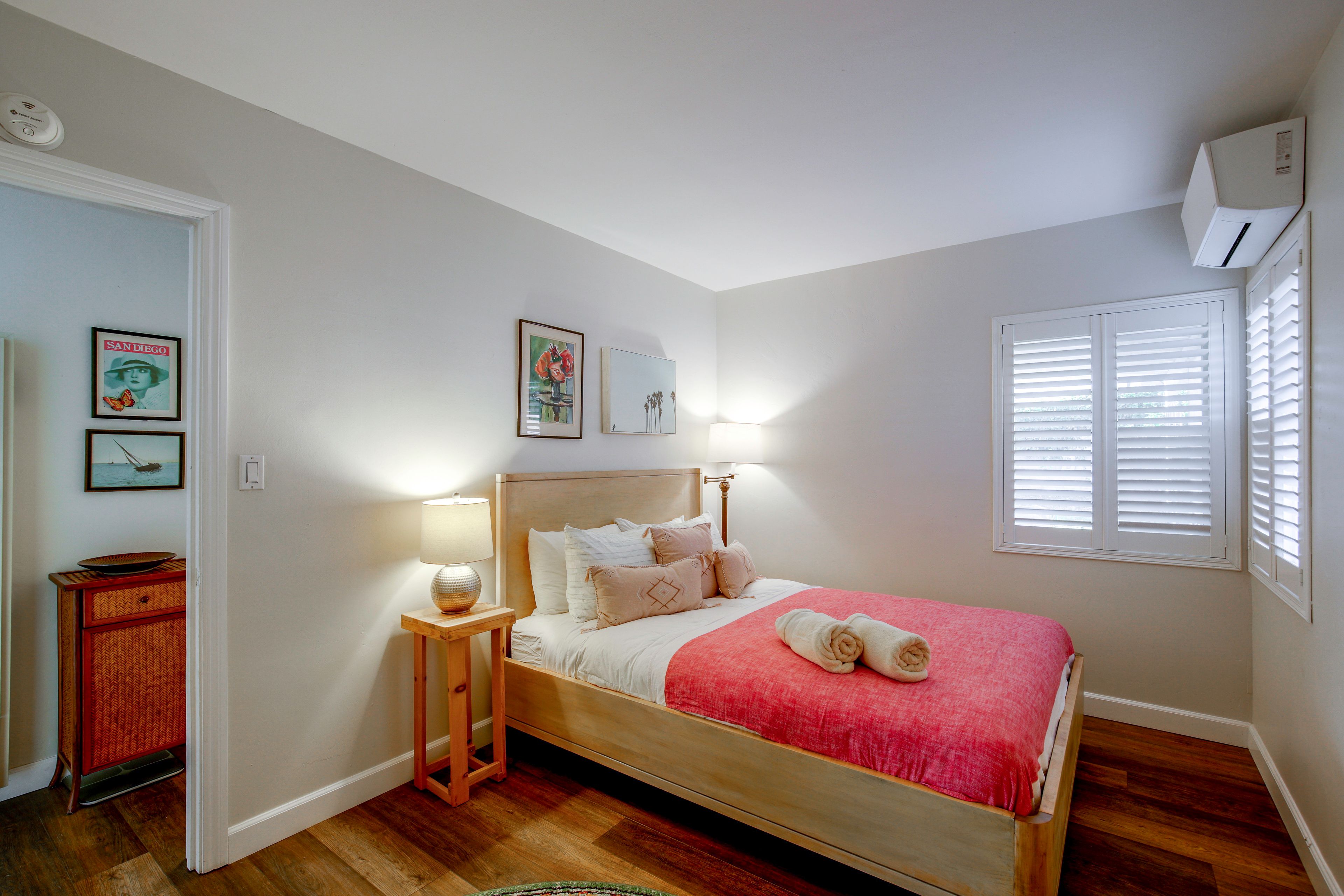 Bedroom | Queen Bed