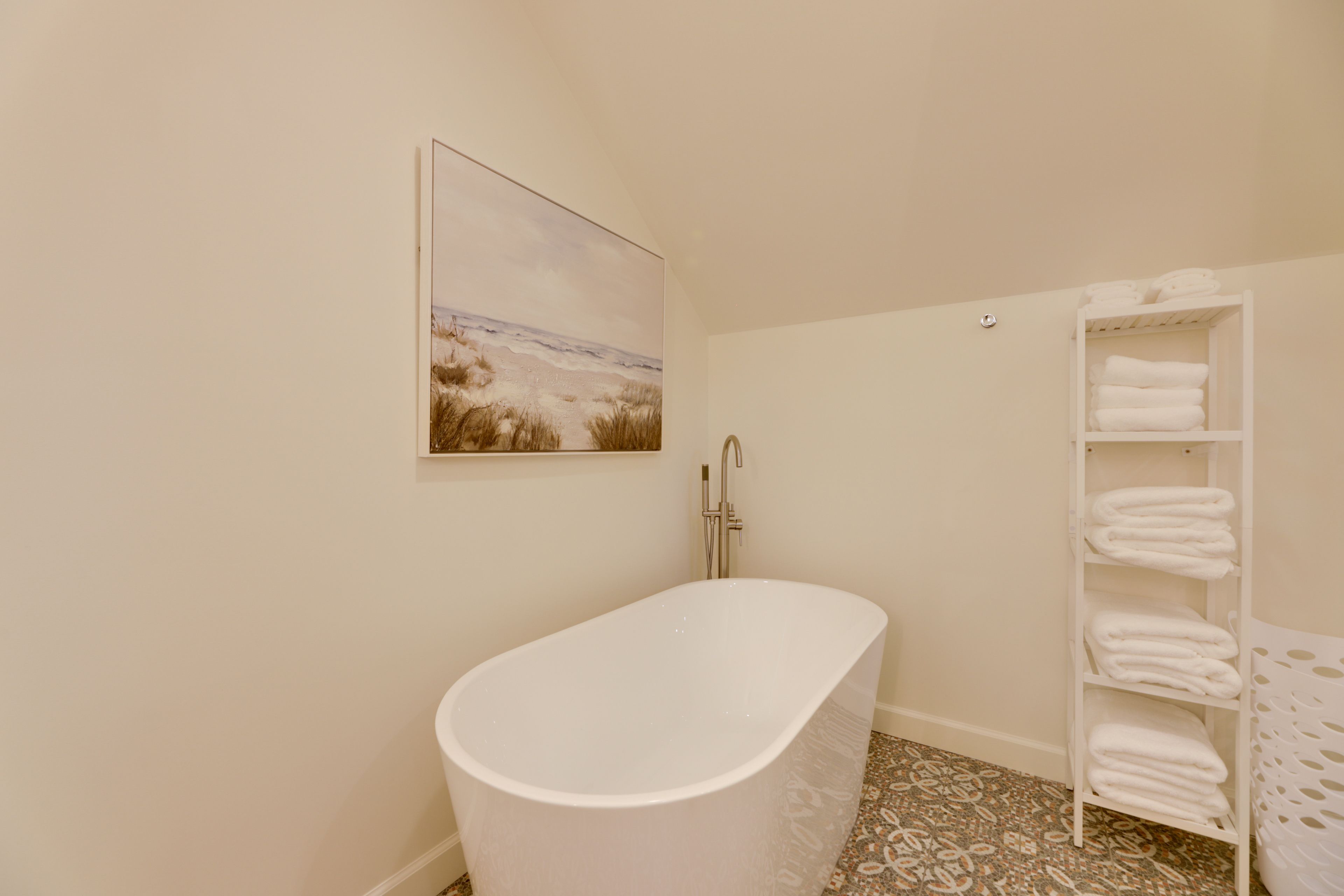 Bathroom | Towels Provided | Soaker Tub