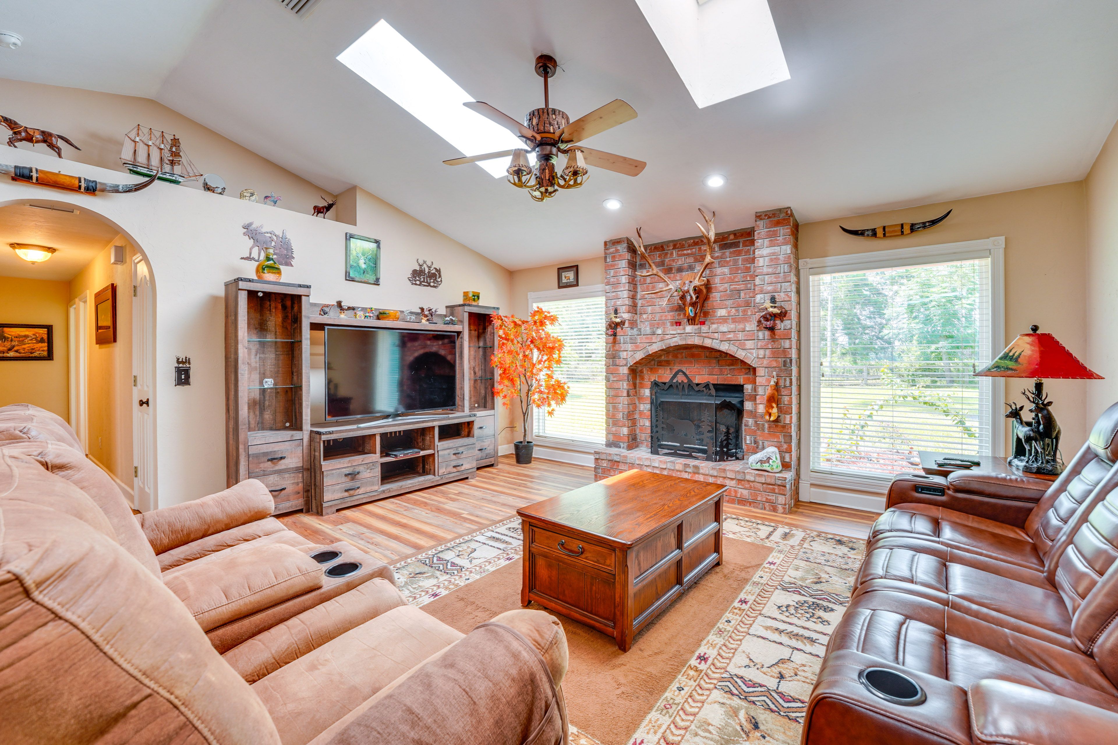 High Springs Vacation Rental | 3BR | 2BA | 1 Step to Enter | 2,000 Sq Ft