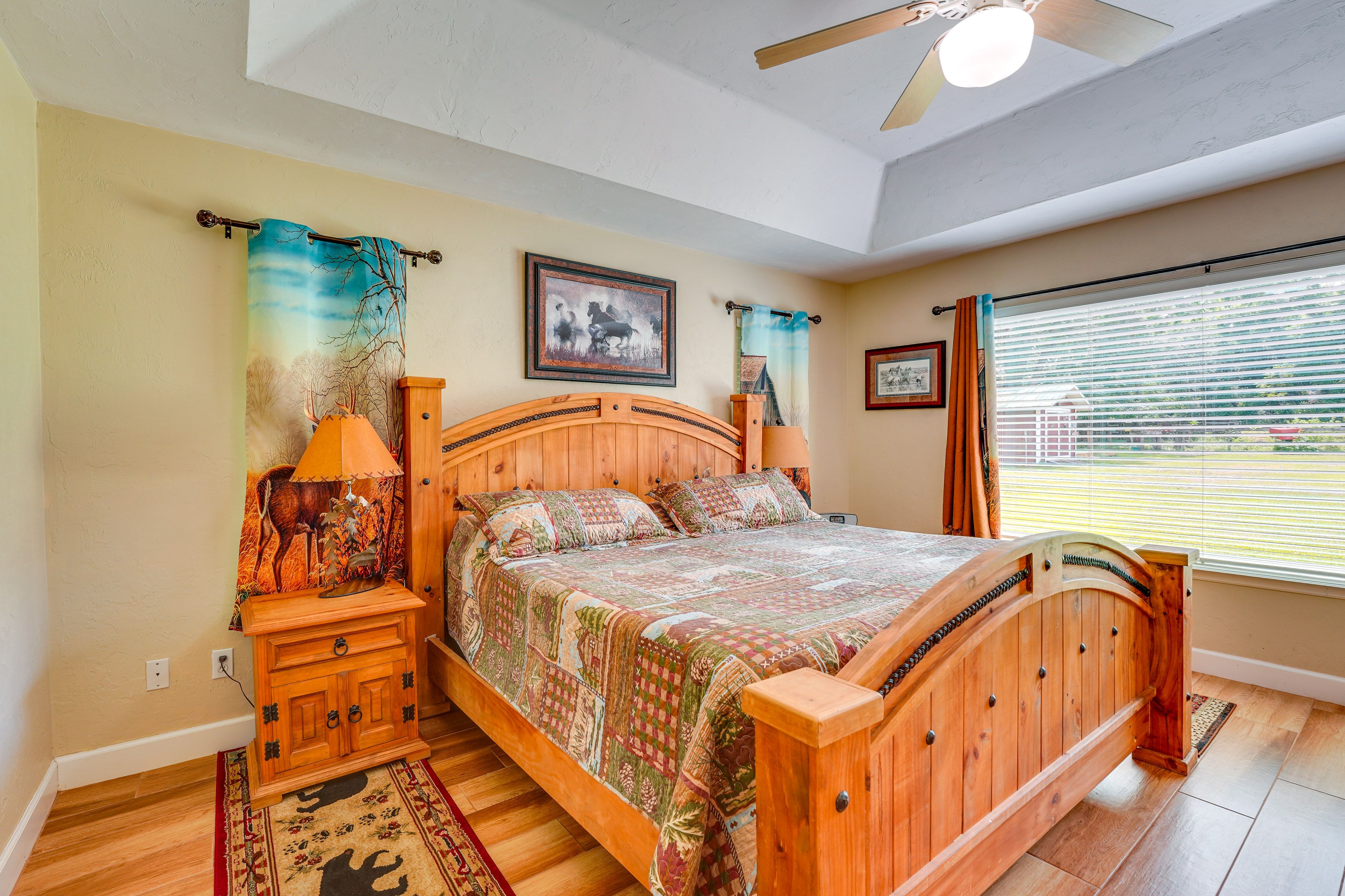 Bedroom 1 | King Bed