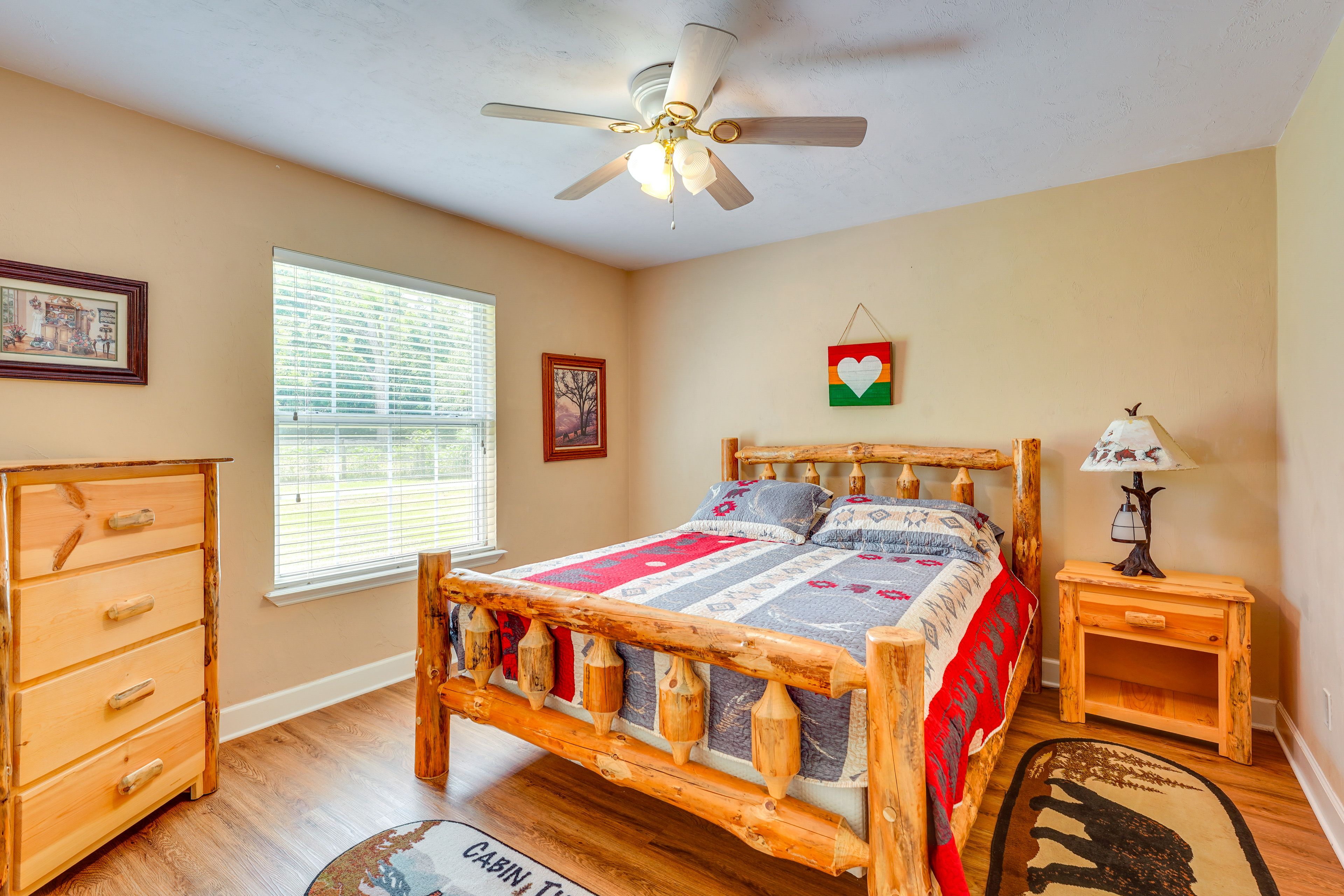 Bedroom 2 | Queen Bed