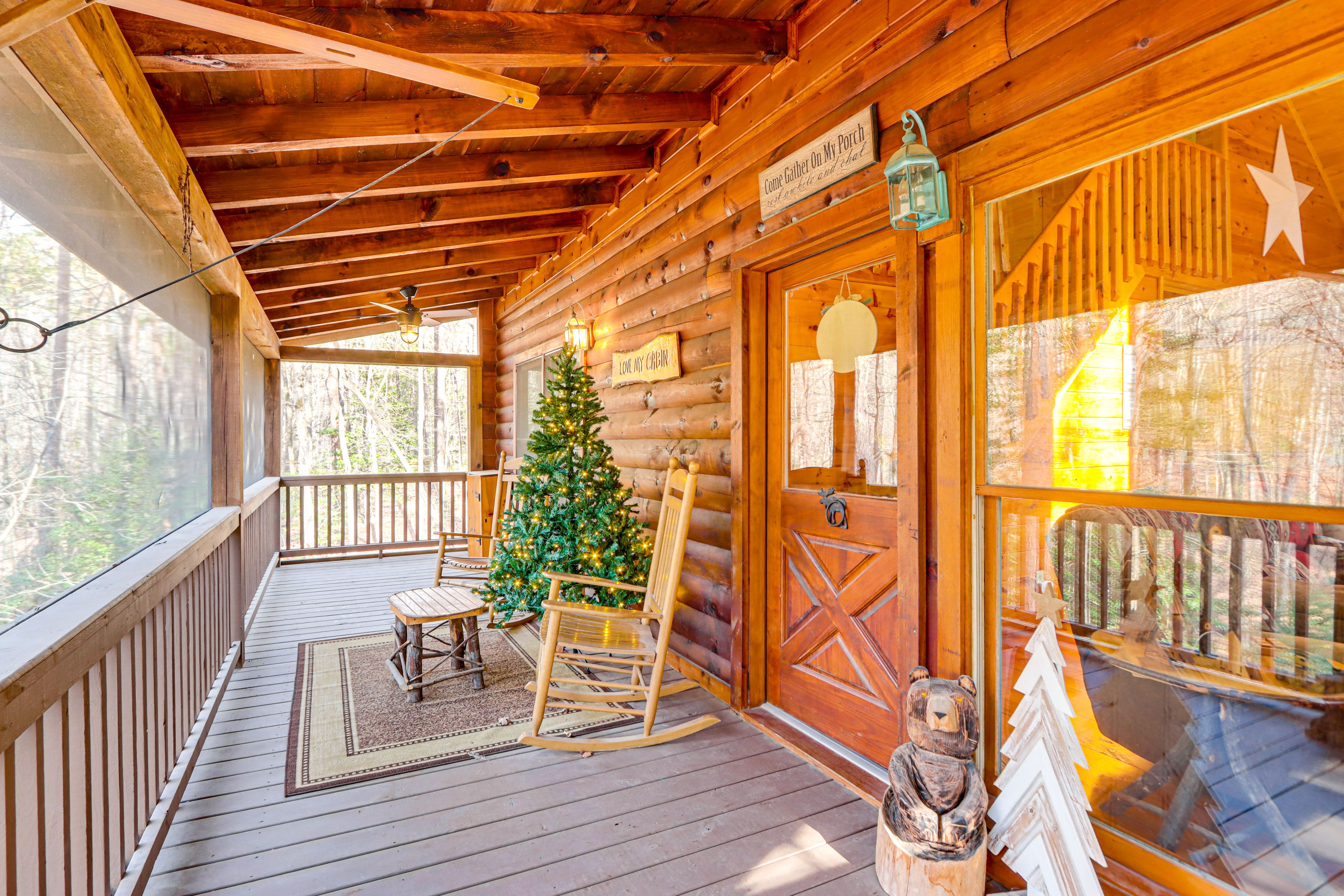 Screened Front Porch | Outdoor Seating