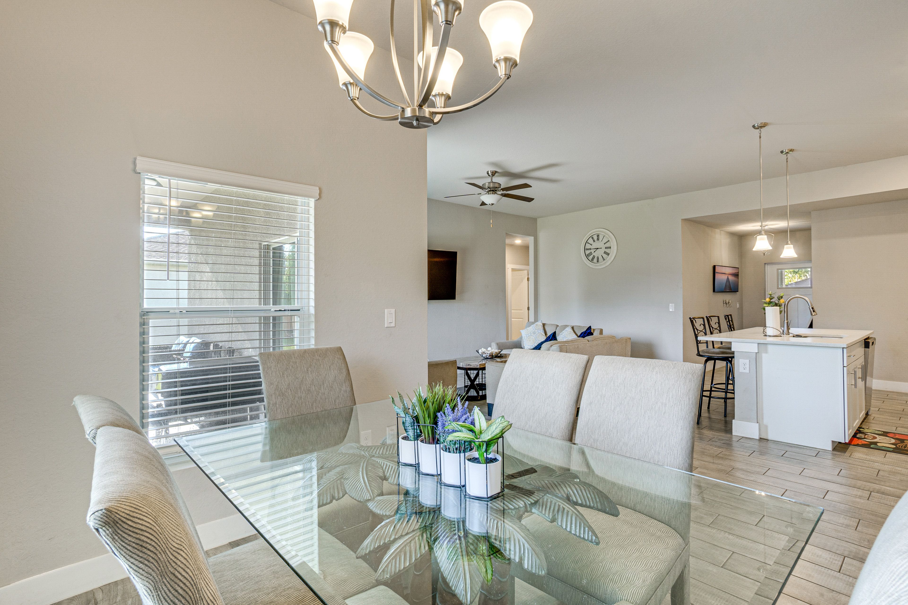 Dining Area | Dishware/Flatware