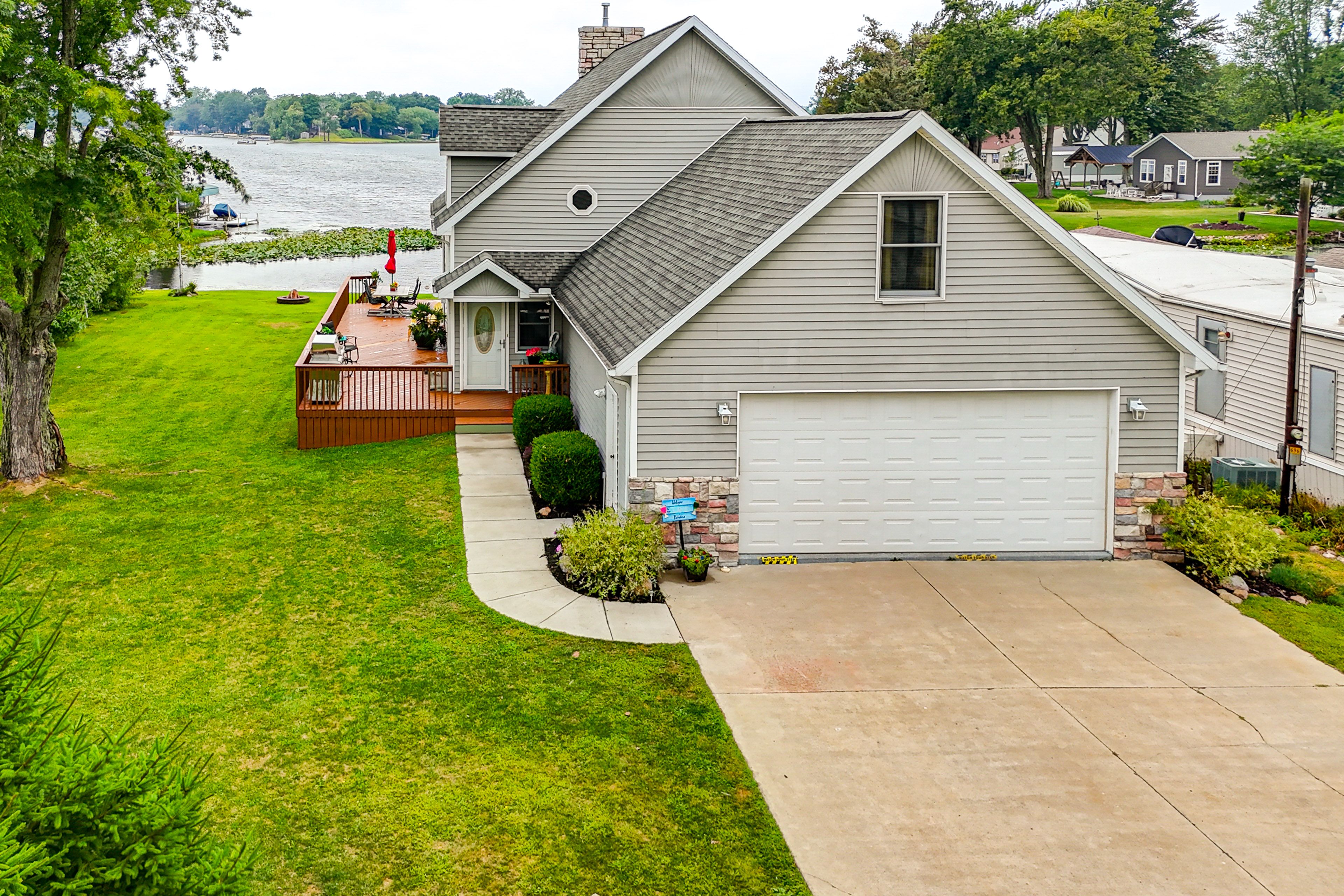 Parking | Driveway (4 Vehicles)
