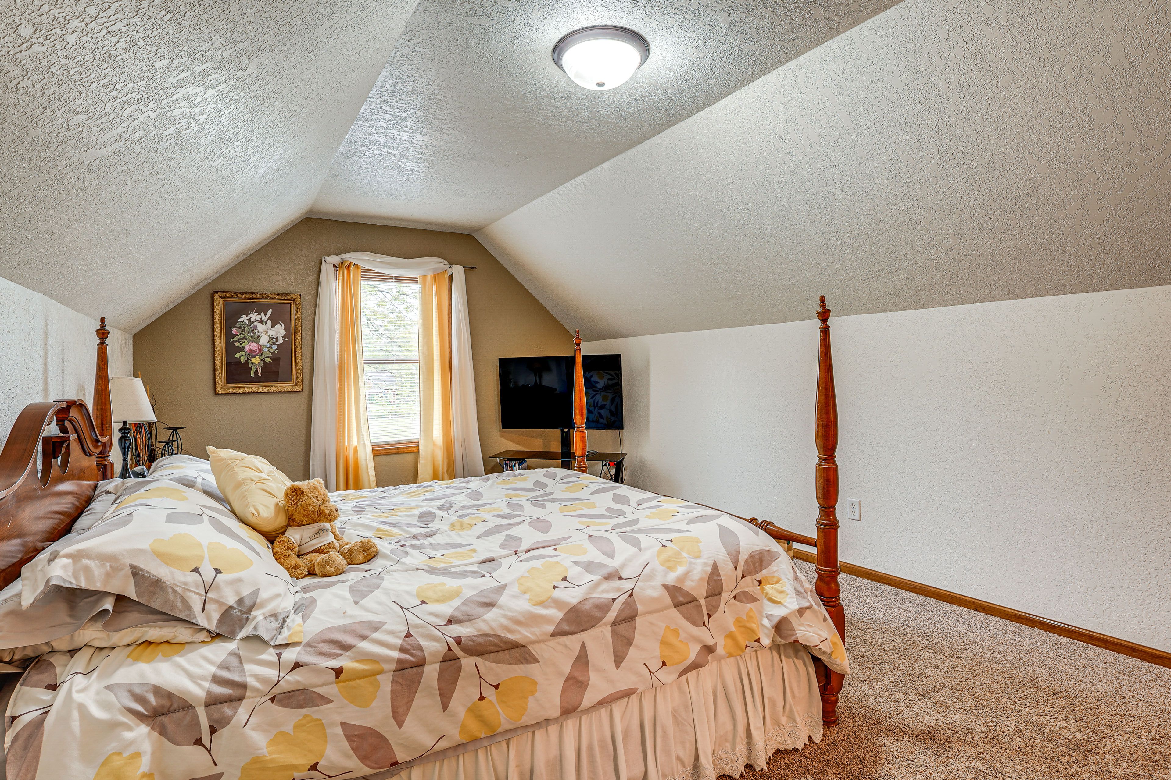 Bedroom 3 | King Bed | 2nd Floor