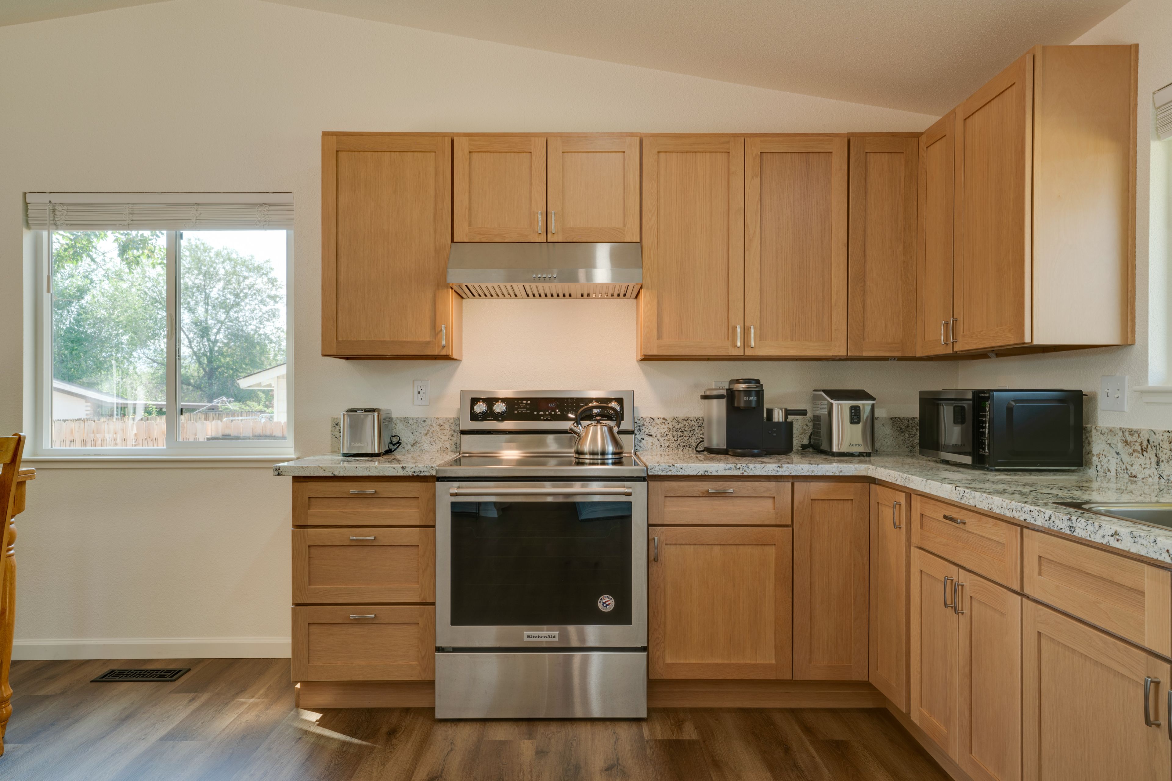 Kitchen | Keurig Coffee Maker | Blender | Toaster | Cooking Basics