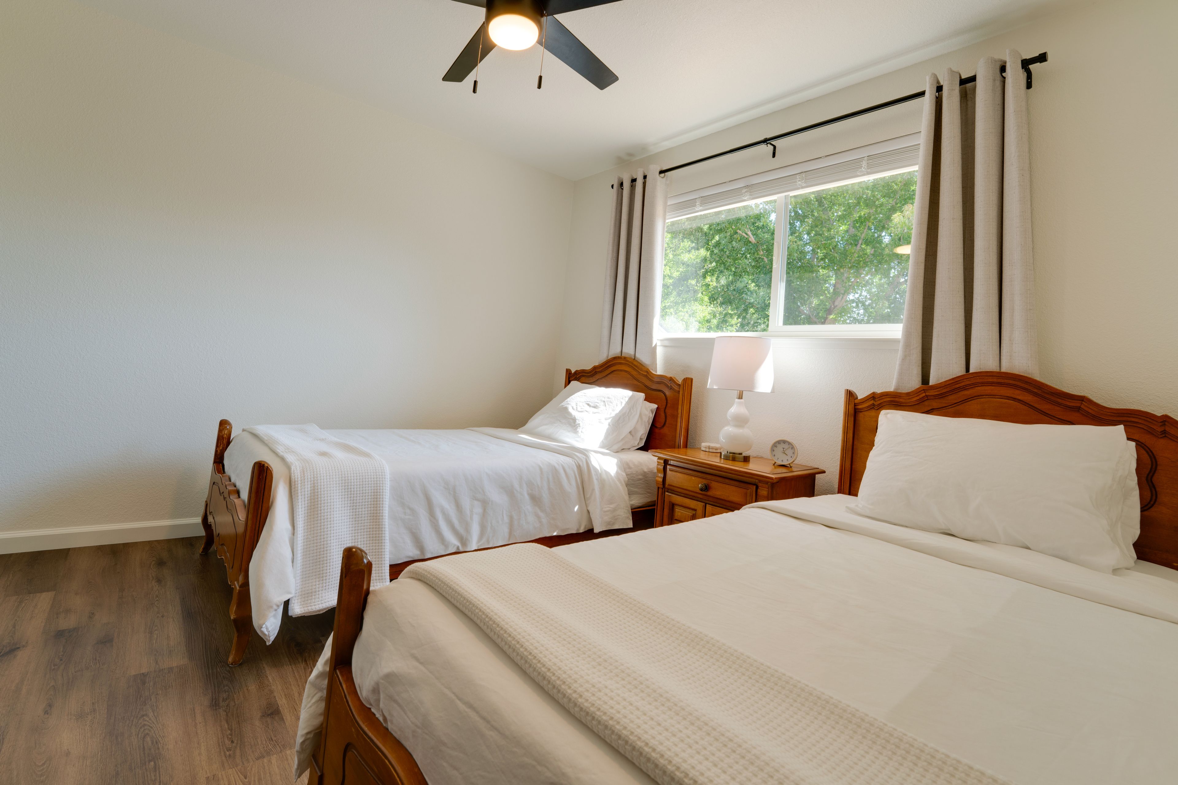 Bedroom 2 | 2 Twin Beds