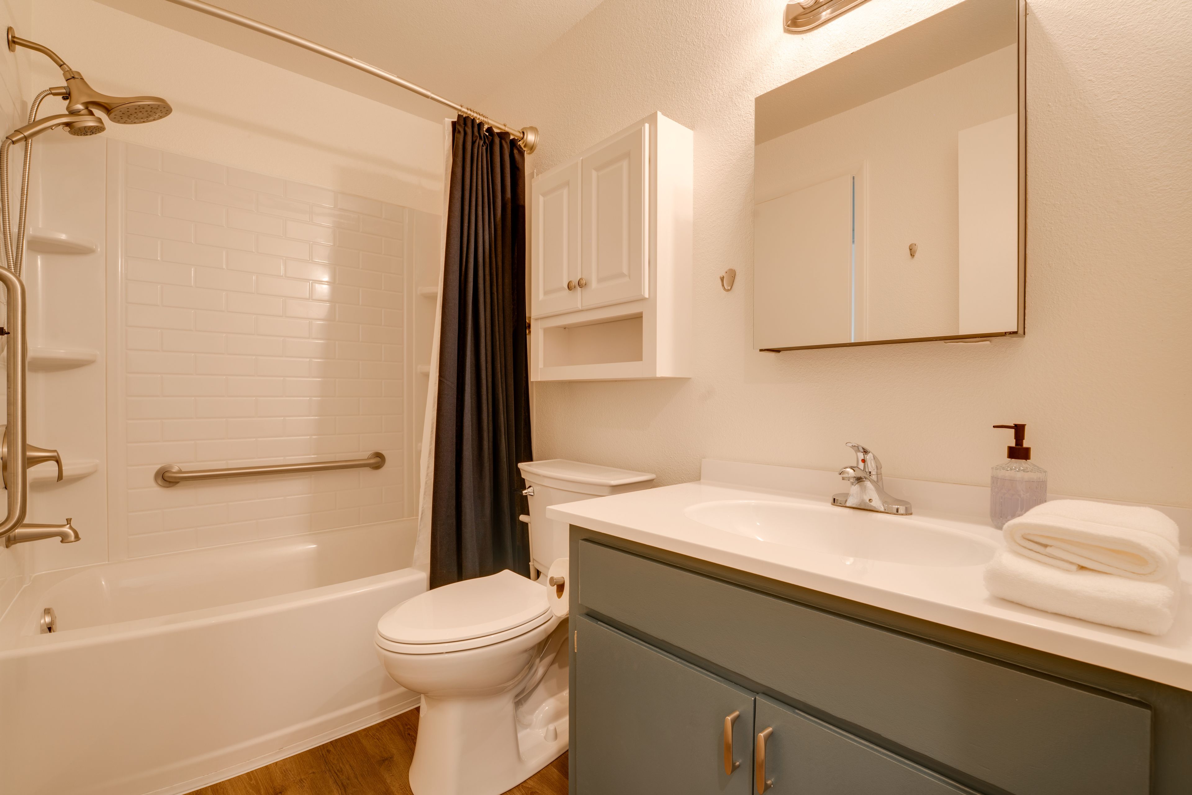 En-Suite Bathroom | Towels Provided | Complimentary Toiletries | Hair Dryer