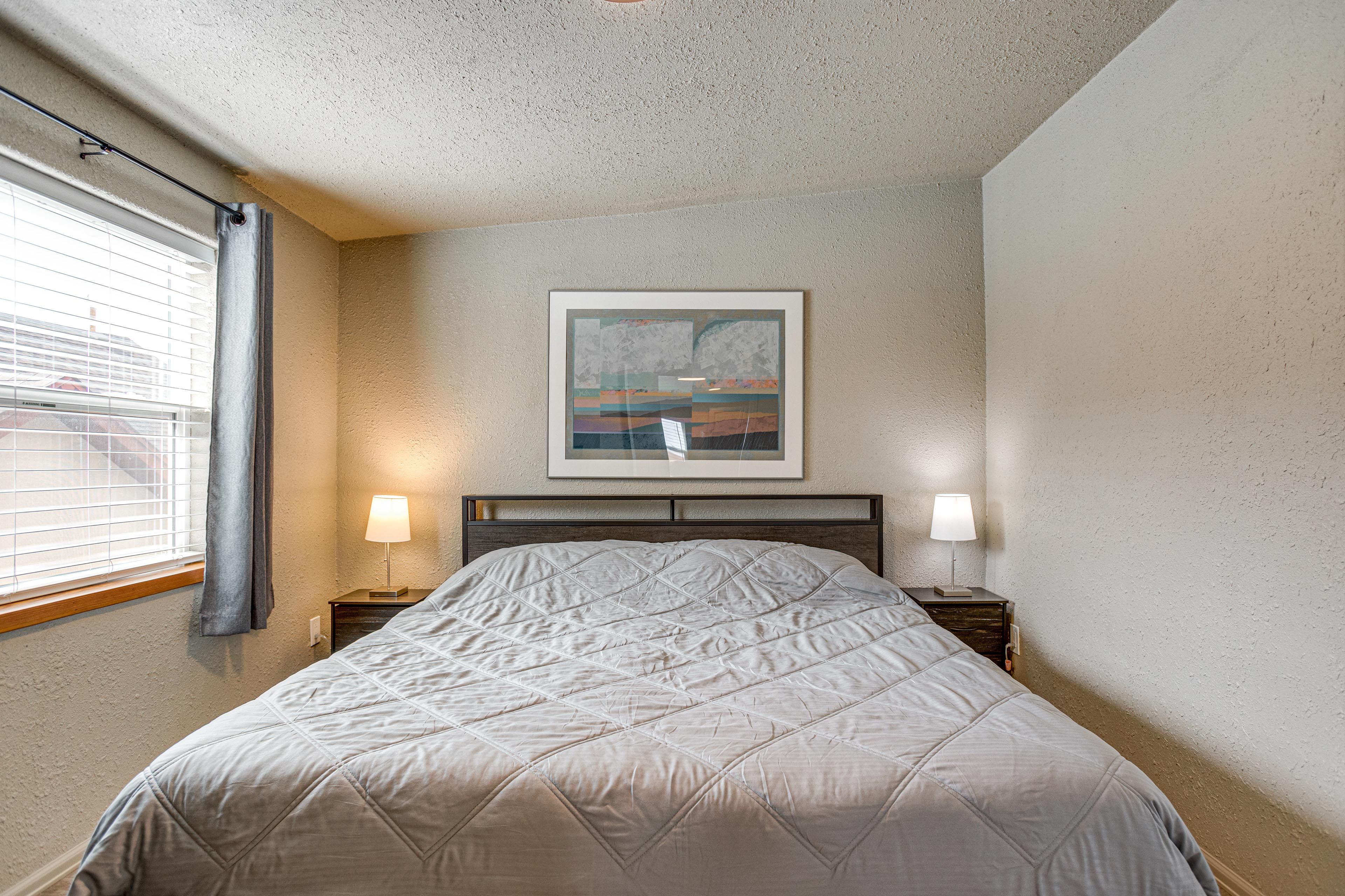 Bedroom 1 | King Bed